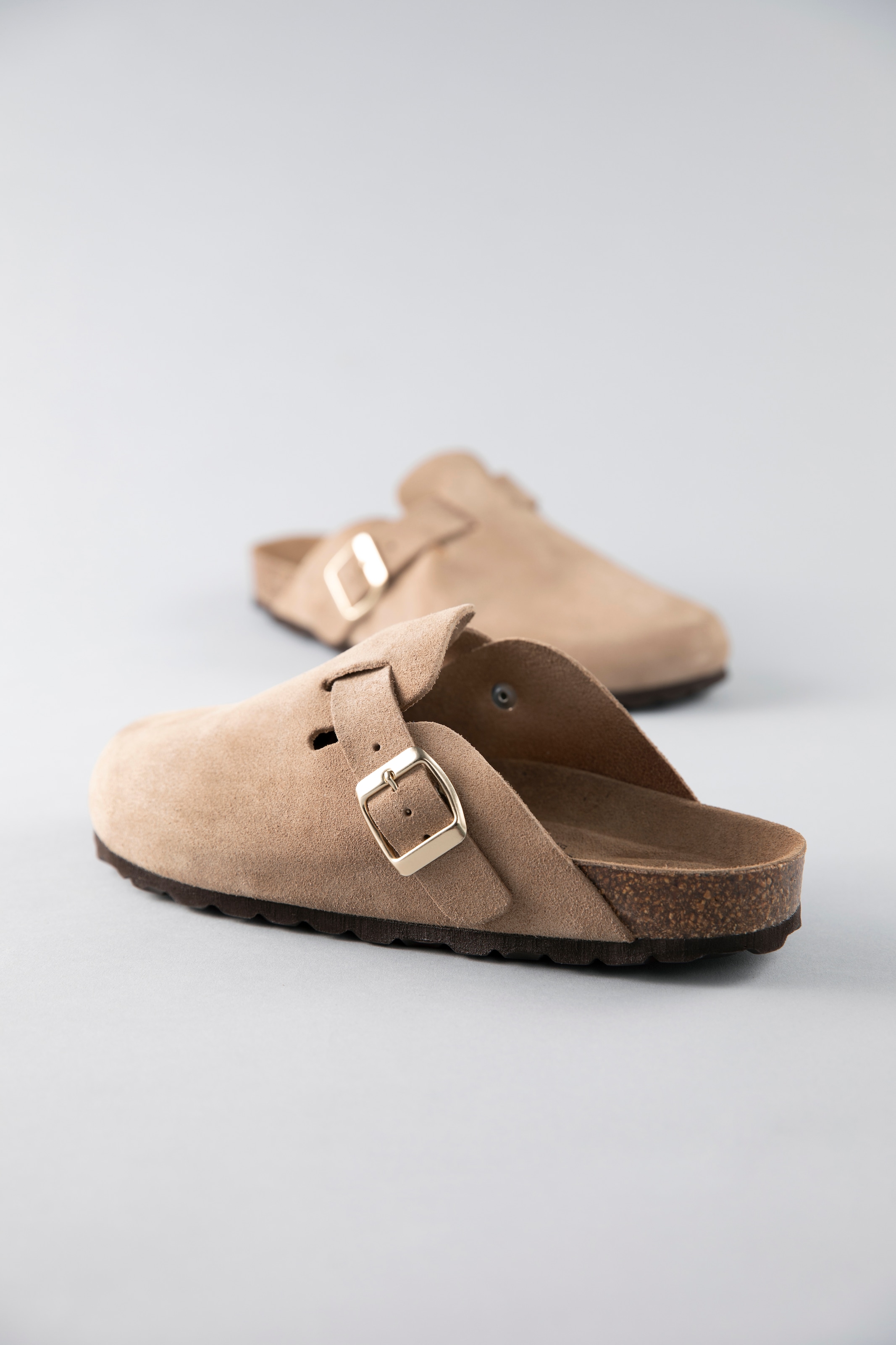 Aniston SHOES Clog, Hausschuh, Sommerschuh, mit ergonomischem Fussbett - NEUE KOLLEKTION