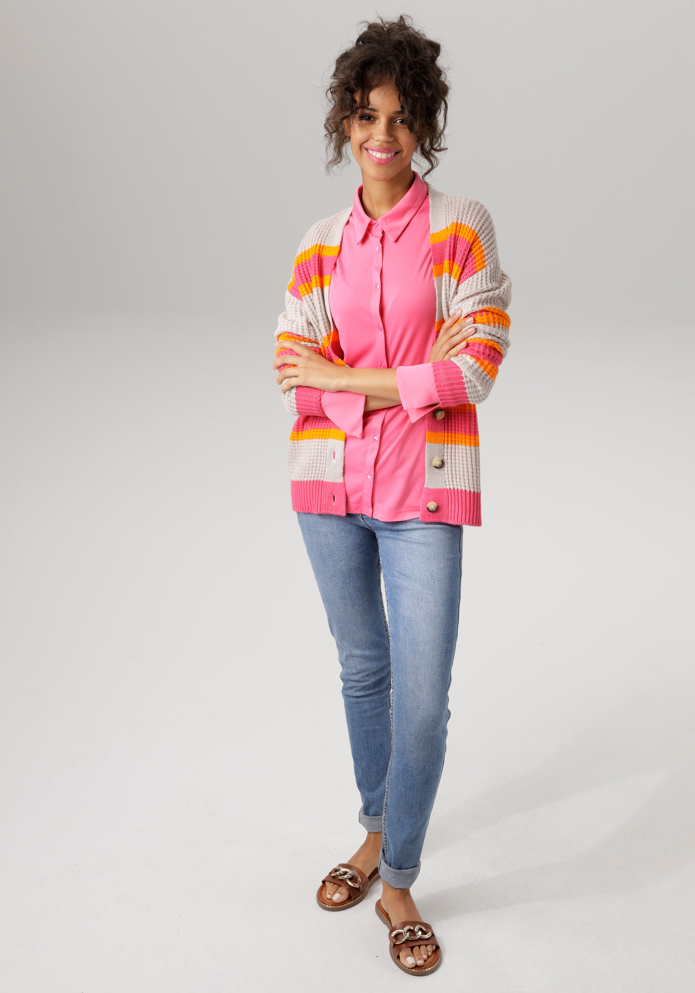 Aniston CASUAL Strickjacke, im farbenfrohem Streifen-Dessin  versandkostenfrei auf