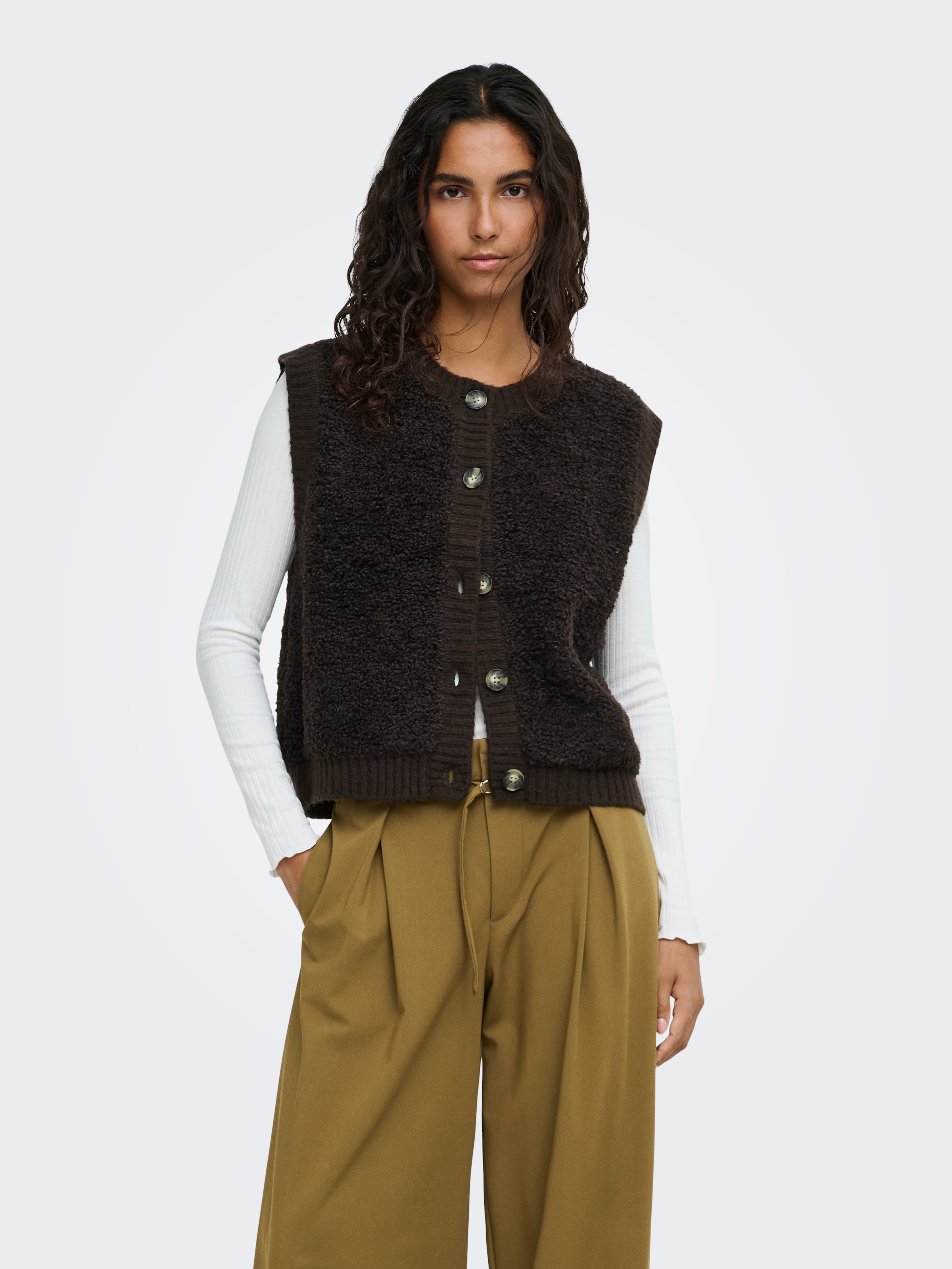 Image of JDY Strickweste "JDYEIRA LIFE S/L O-NECK BUTTON VEST KNT" Materialmix, mit Wolle und Stretch