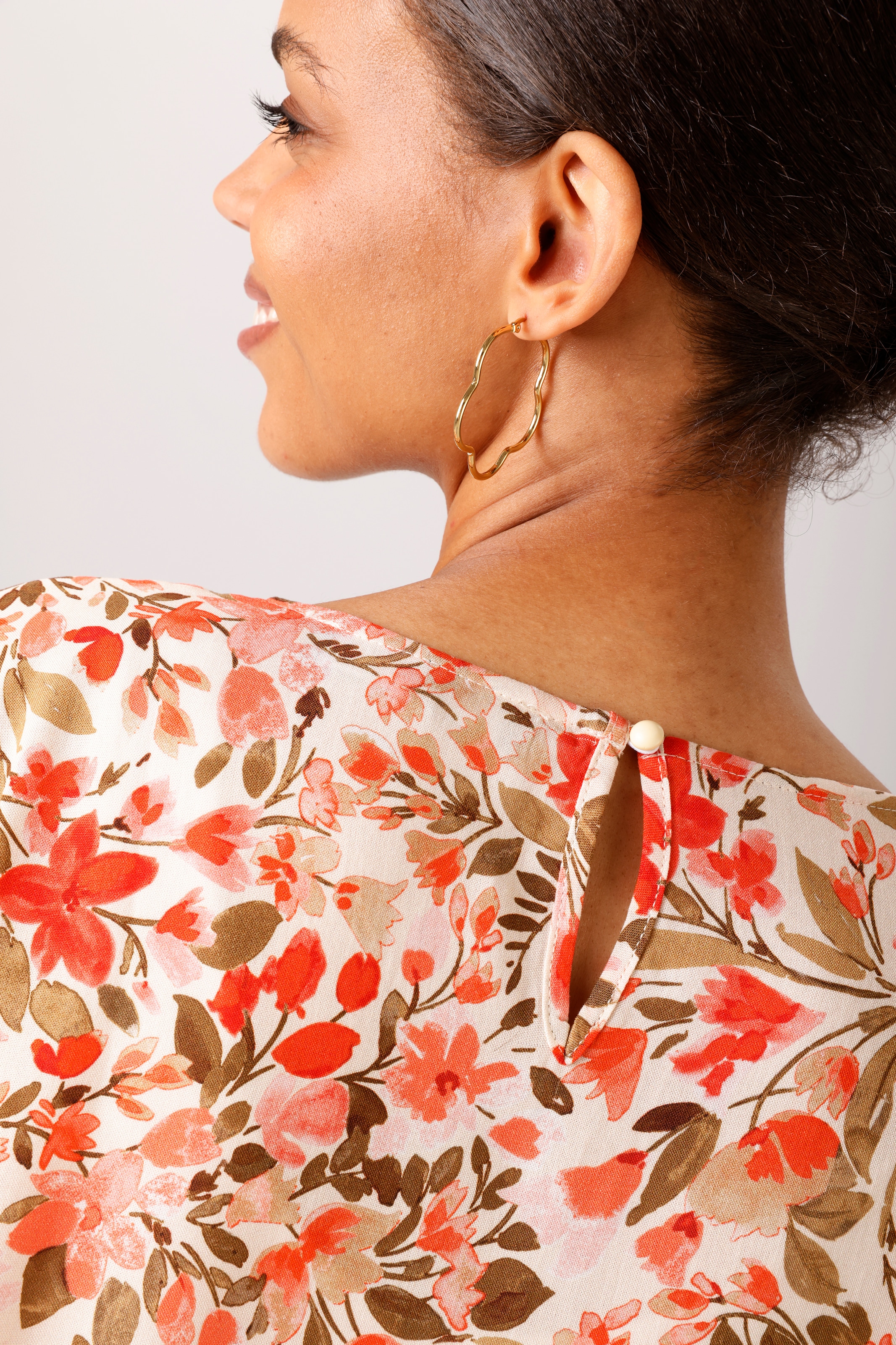 Aniston CASUAL Schlupfbluse mit farbharmonischem Blumendruck - NEUE KOLLEKTION