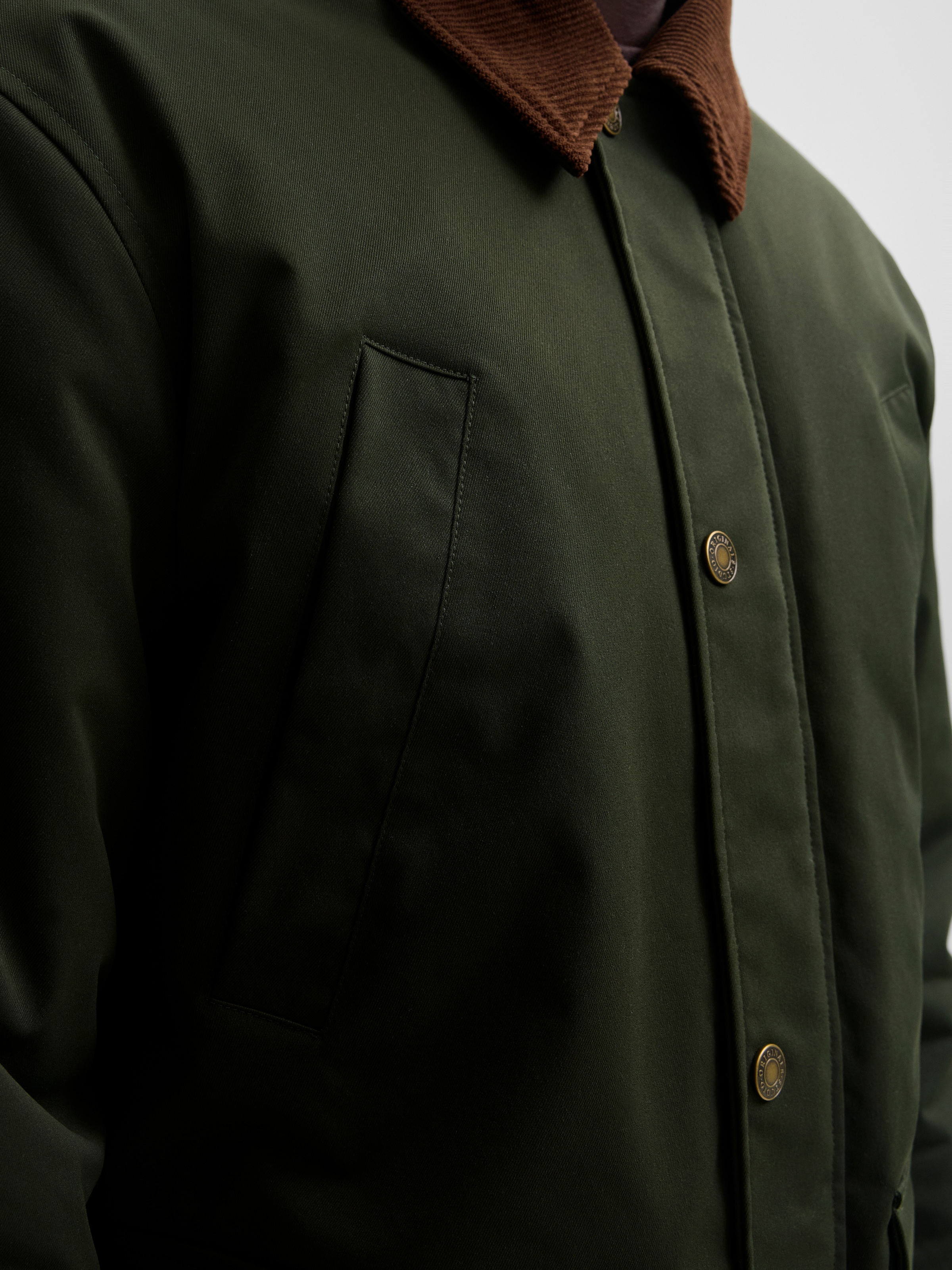 Jack & Jones Fieldjacket »JORNORREBRO PADDED BARN JACKET SN« Kunstfaser, mit Knopfleiste