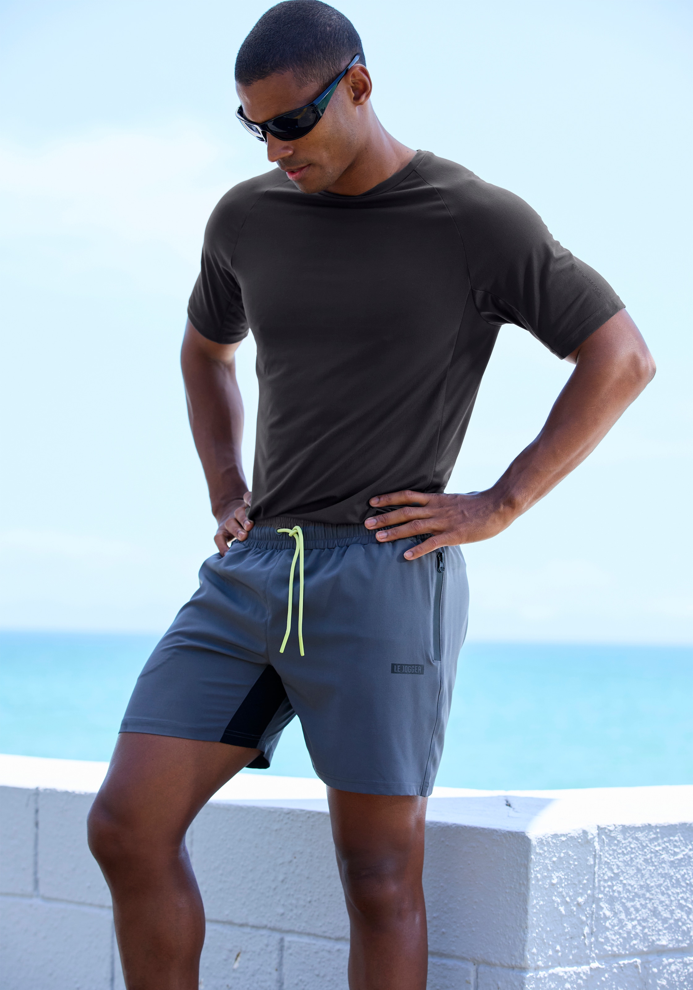 AUTHENTIC LE JOGGER T-shirt fonctionnel mit Rundhalsausschnitt und seitlichen Mesh-Einsatz