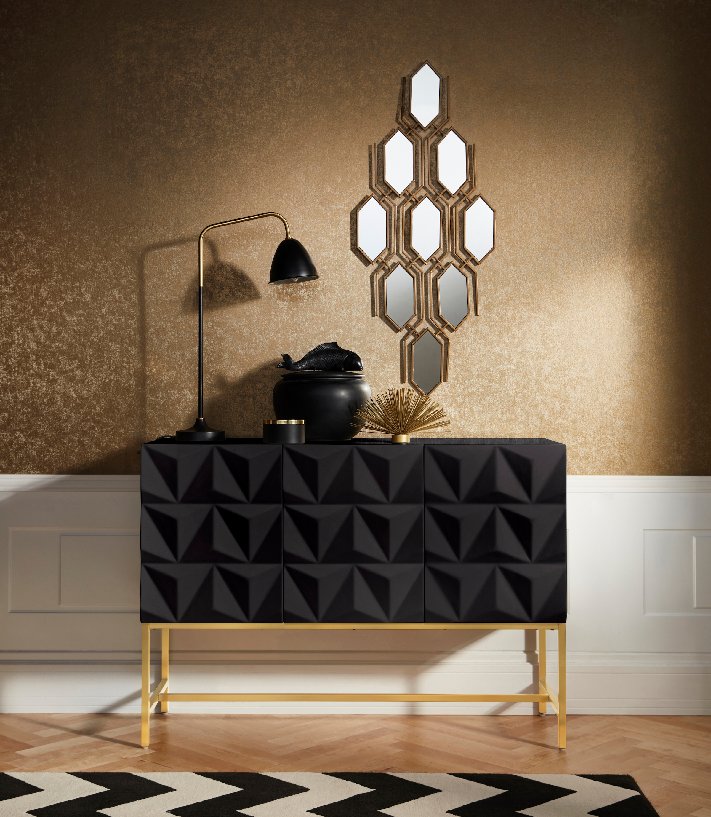 Leonique Sideboard »Rovuma, TOPSELLER!«, (Kommode, FSC-zertifizierter Holzwerkstoff, lackiert), in 3D-Optik und goldfarbenem Metallgestell