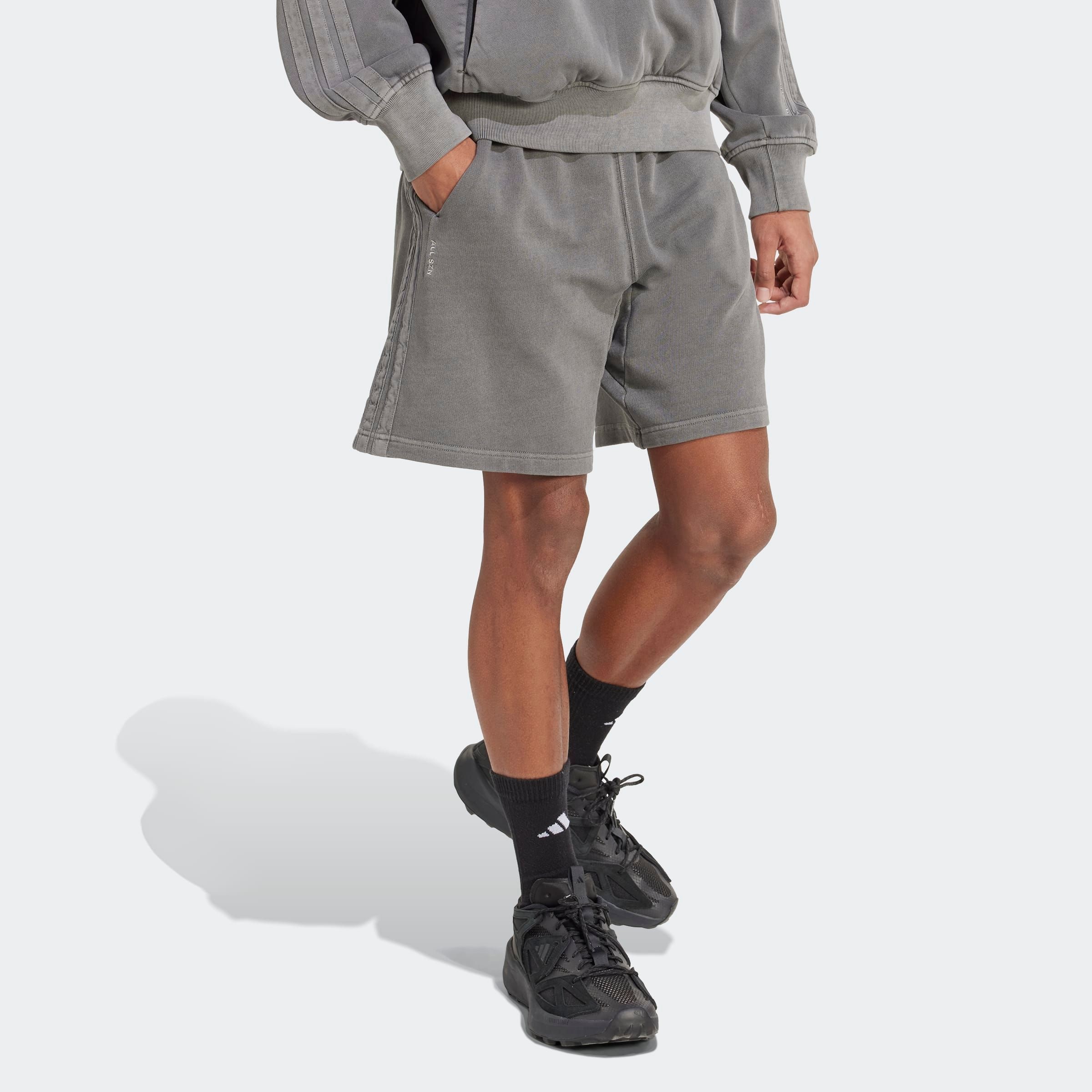 Image of adidas Sportswear Shorts "ALL SZN FRENCH TERRY S, VERWASCHENE OPTIK, 20 CM" lockere Passform, 20 cm Innenbeinlänge, mit Kordelverschluss