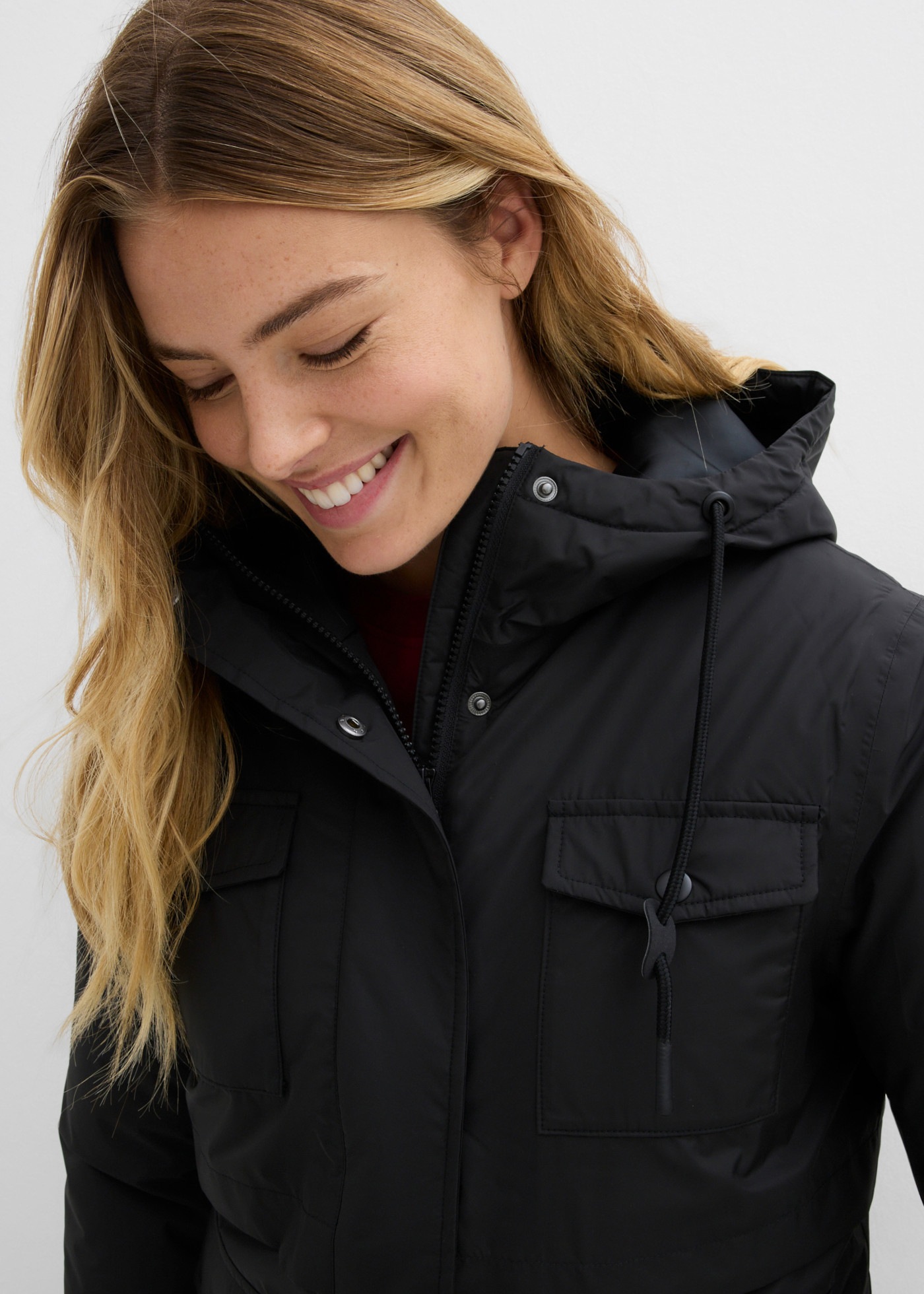 bonprix Funktionsjacke figurumspielende Passform, sportlicher Stil