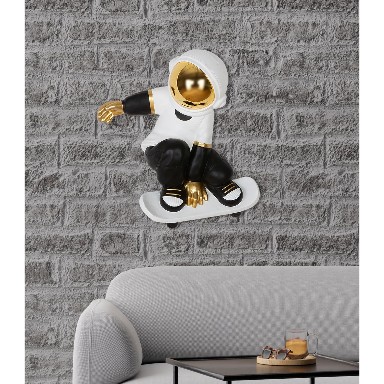 GILDE Wanddekoobjekt »Wandobjekt Astronaut Skateboard schwarz; weiss H. 44,5 cm«, (1 St.)