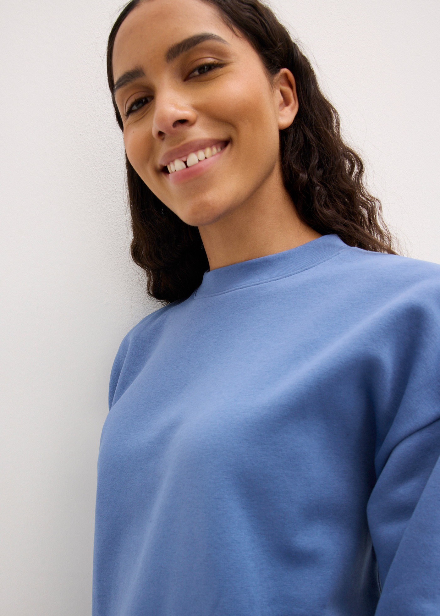 bonprix Robe en sweat »Oversized Sweatkleid« Sans poches für den Alltag, dickeres Material, Oversize-Passform