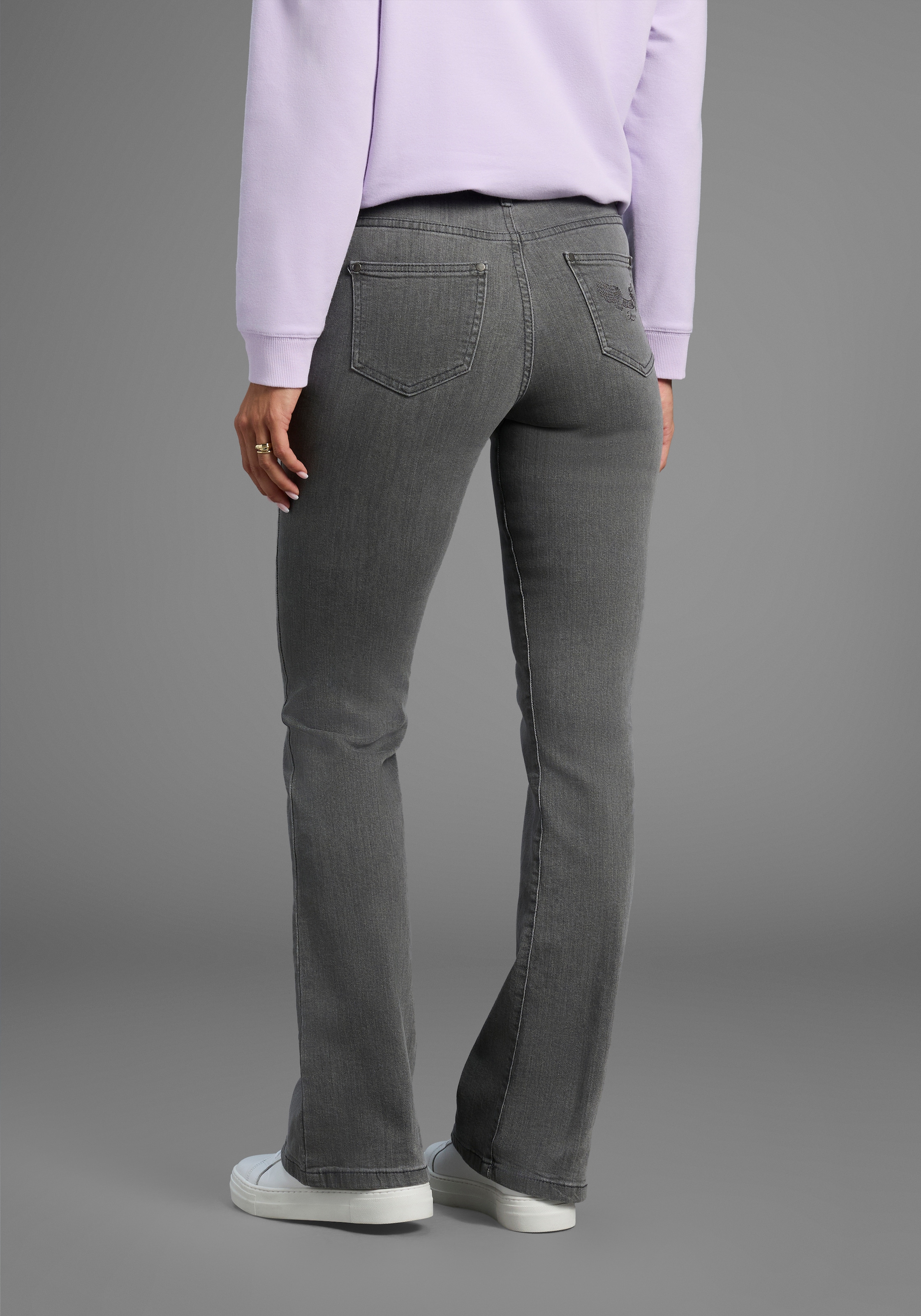 Arizona Bootcut-Jeans »Comfort-Fit«, ausgestellte Beinform, mit Eingrifftaschen, High-Waist