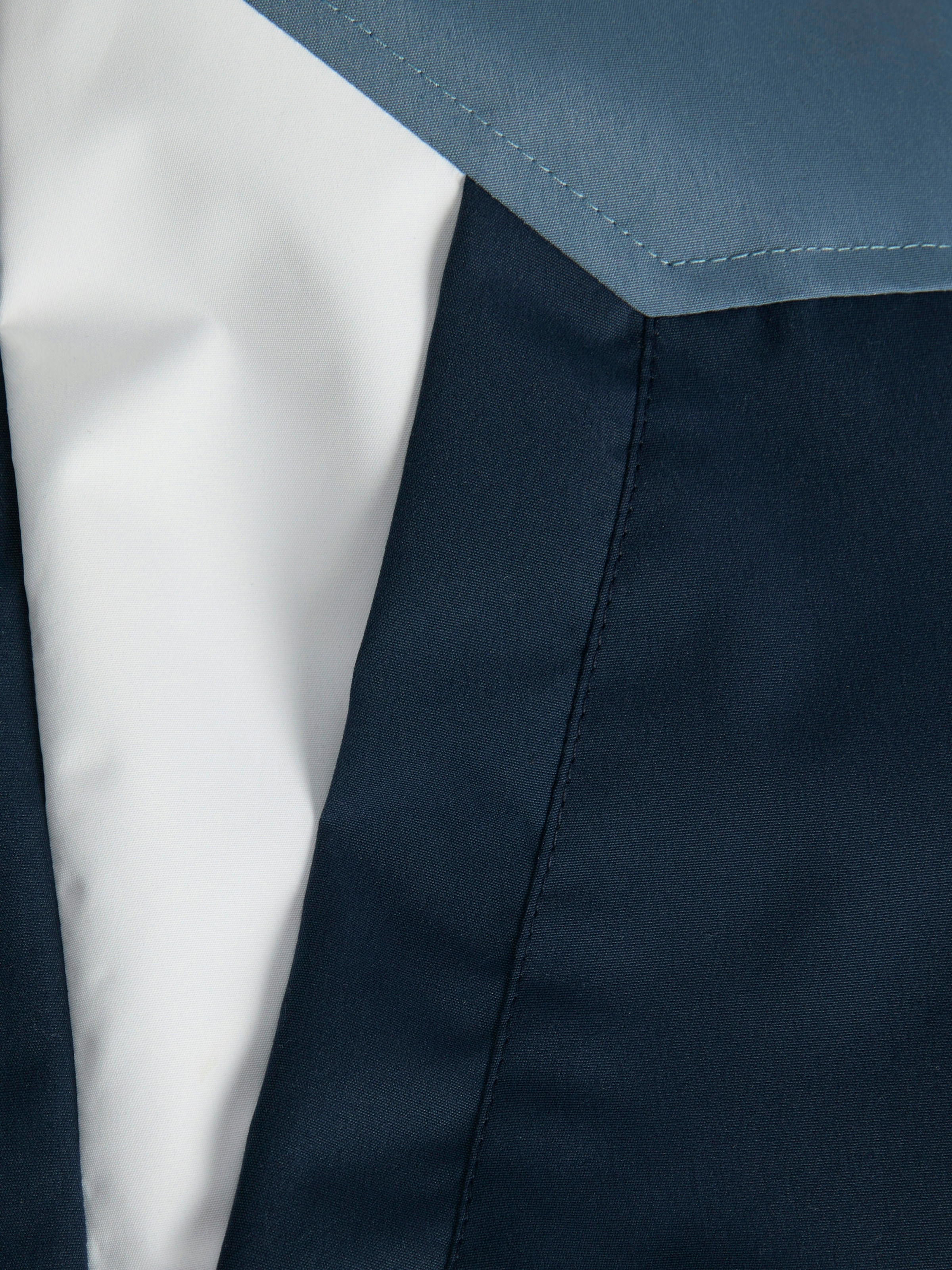 Jack & Jones Junior Outdoorjacke »JJERUSH wasserabweisend, mit Kapuze, mattes Finish« mit Kapuze Polyester, regular fit