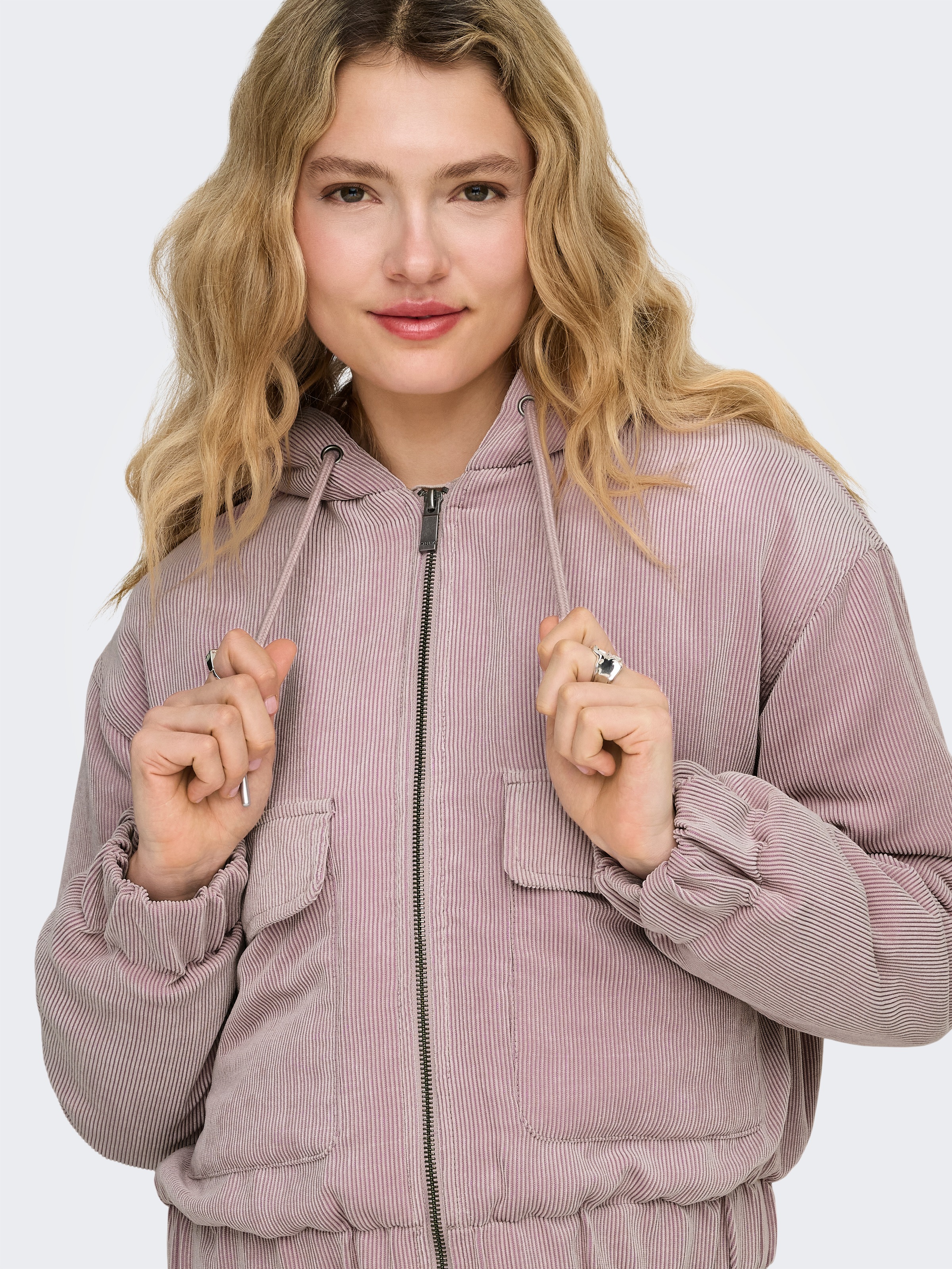 ONLY Cordjacke »ONLSUVA CORDUROY PAD SHORT JACKET CC OTW« Materialmix,