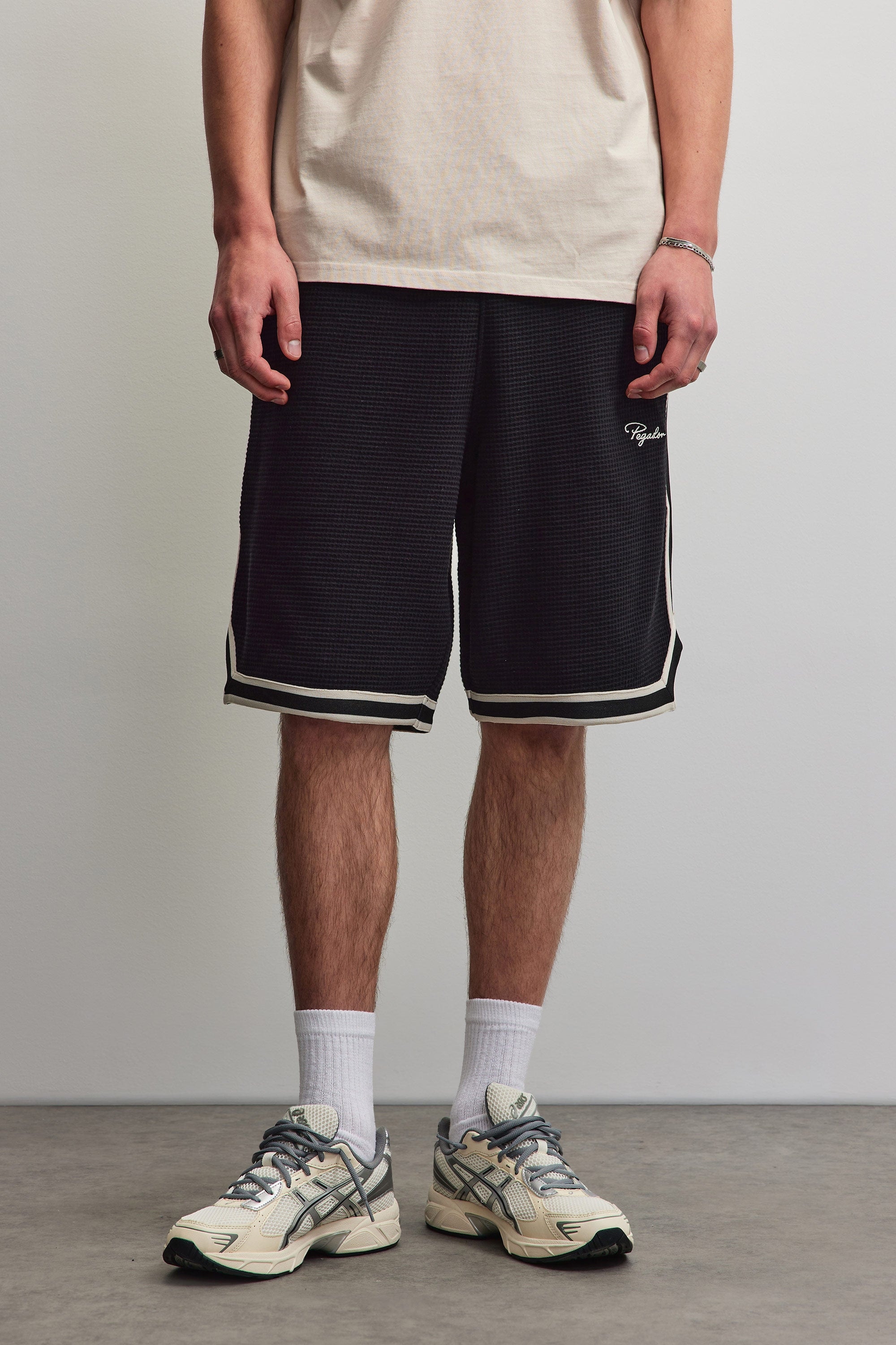 Image of PEGADOR Shorts "SIGNAR WAFFLE BASKETBALL SHORTS"