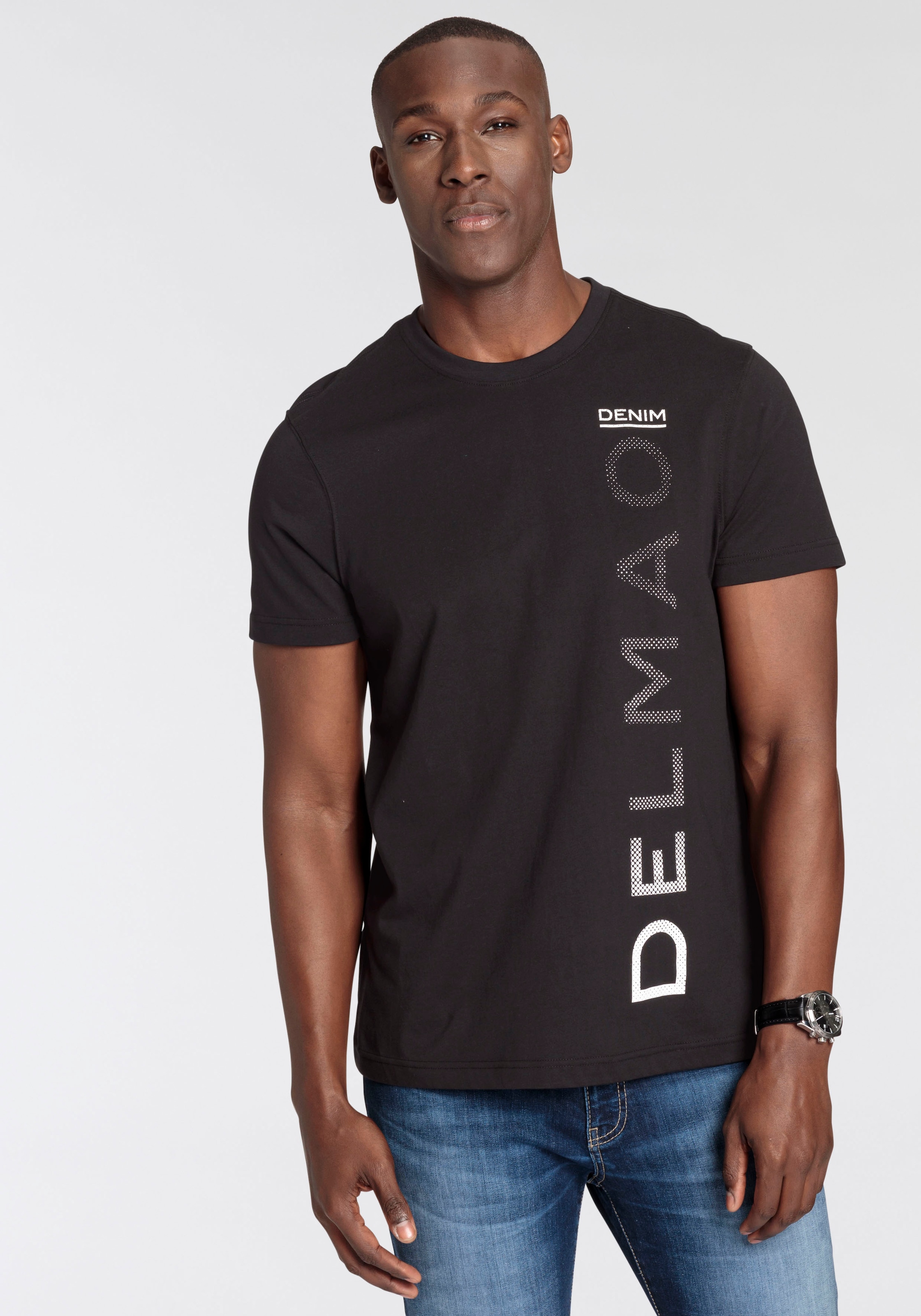 Image of DELMAO T-Shirt Kurzarm, lässiger Print, Rundhalsausschnitt, aus Baumwolle
