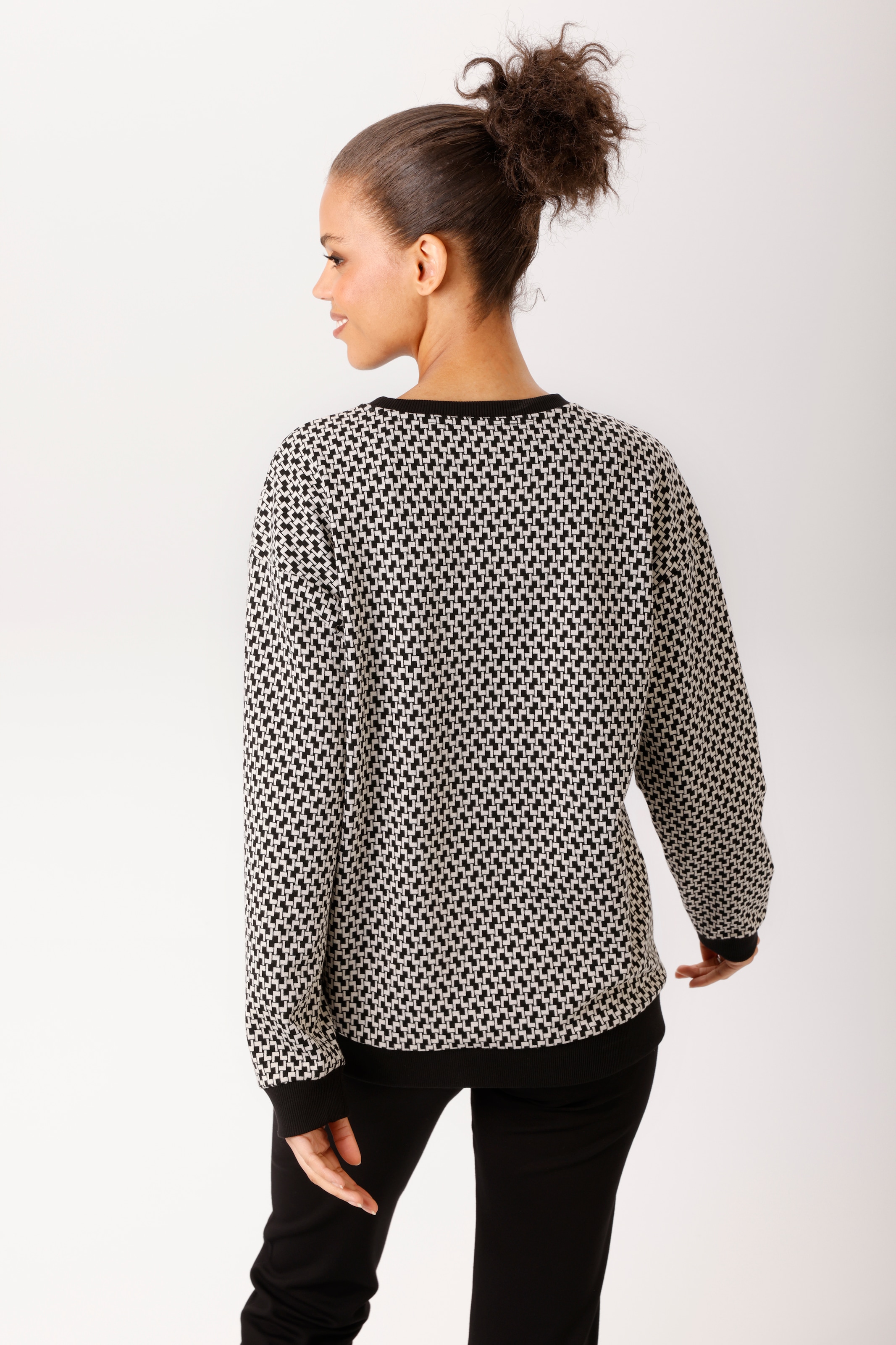 Aniston CASUAL Sweat-shirt , avec motif minimaliste graphique - NOUVELLE COLLECTION
