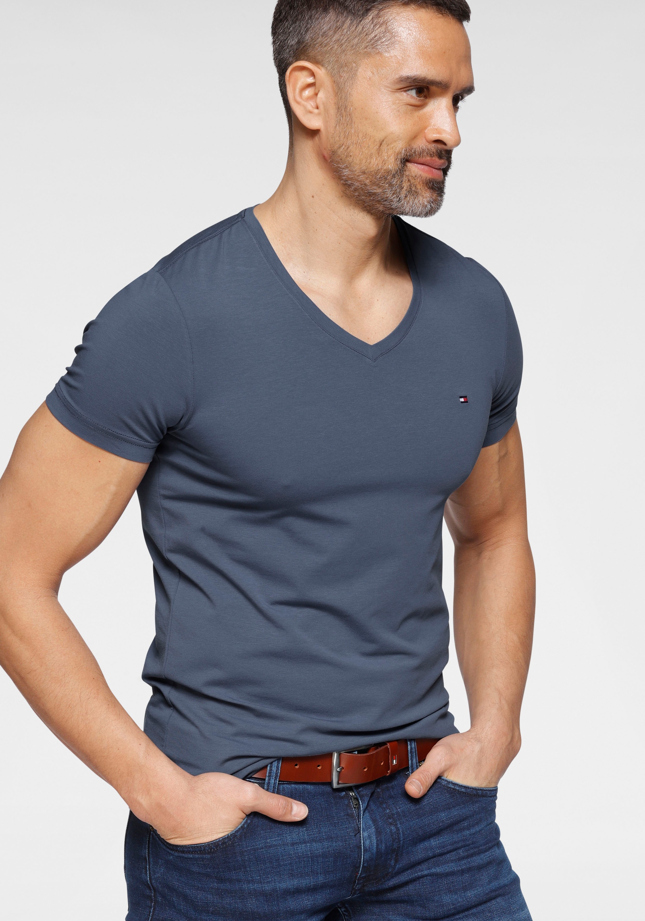 Image of Tommy Hilfiger T-Shirt »STRETCH SLIM FIT VNECK TEE« bei Ackermann Versand Schweiz