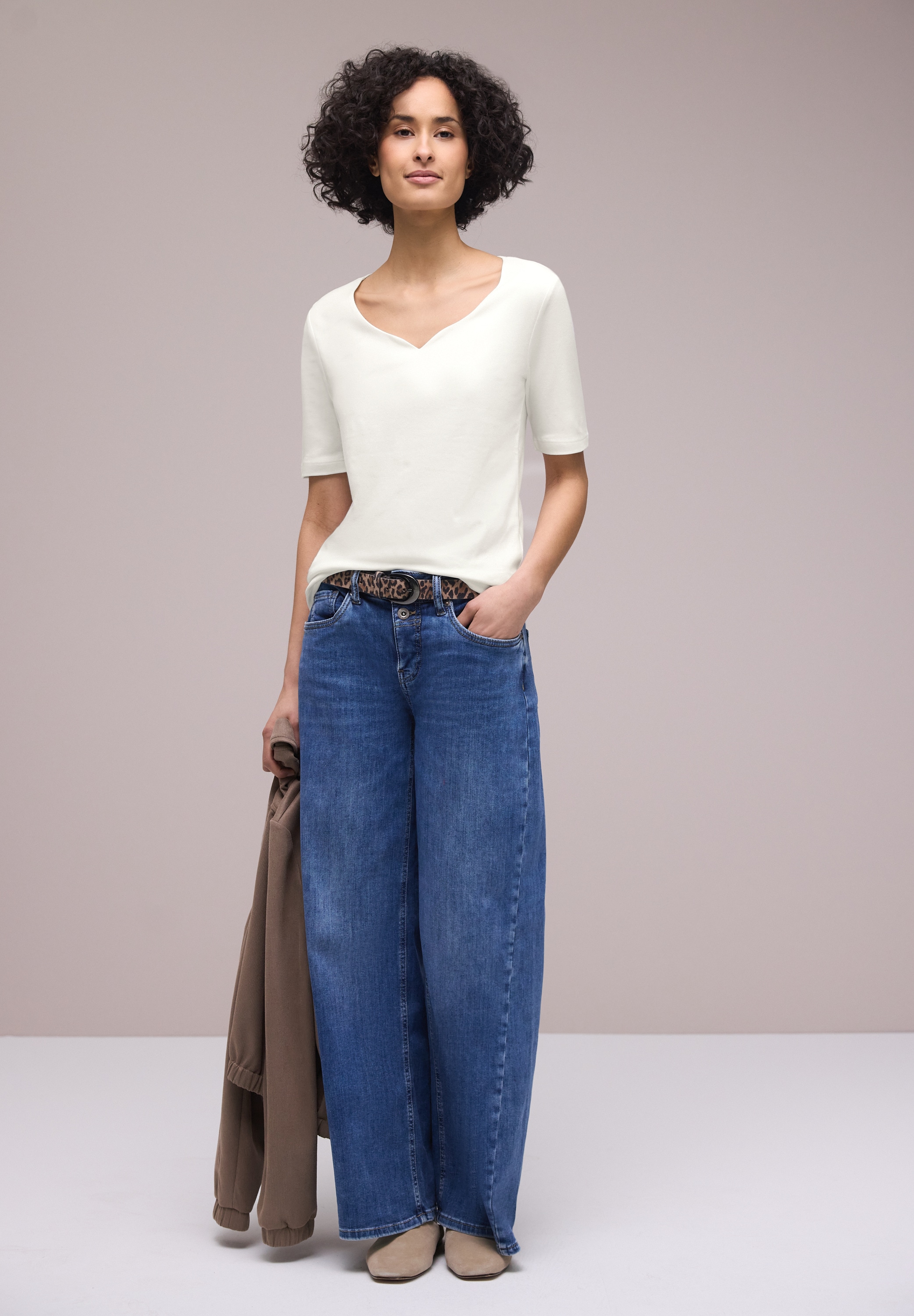 STREET ONE T-shirt à manches courtes »Style Ada« Sommershirt mit Herz-Ausschnitt