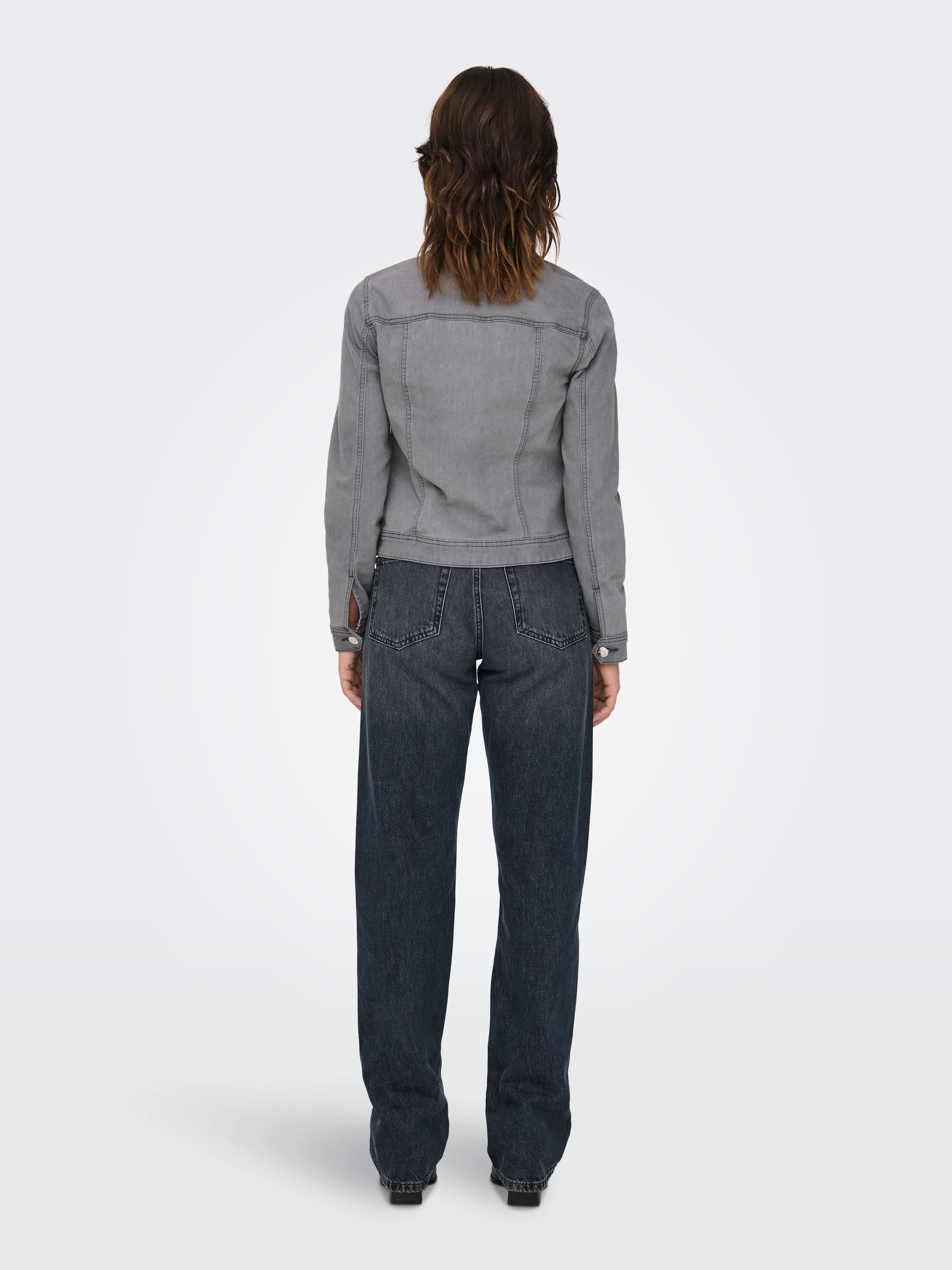 ONLY Jeansjacke »ONLWONDER – Jeansjacke mit Teilungsnähten und Stretch«, sehr figurbetont, casual, Denim, Baumwollmischung, Brusttaschen