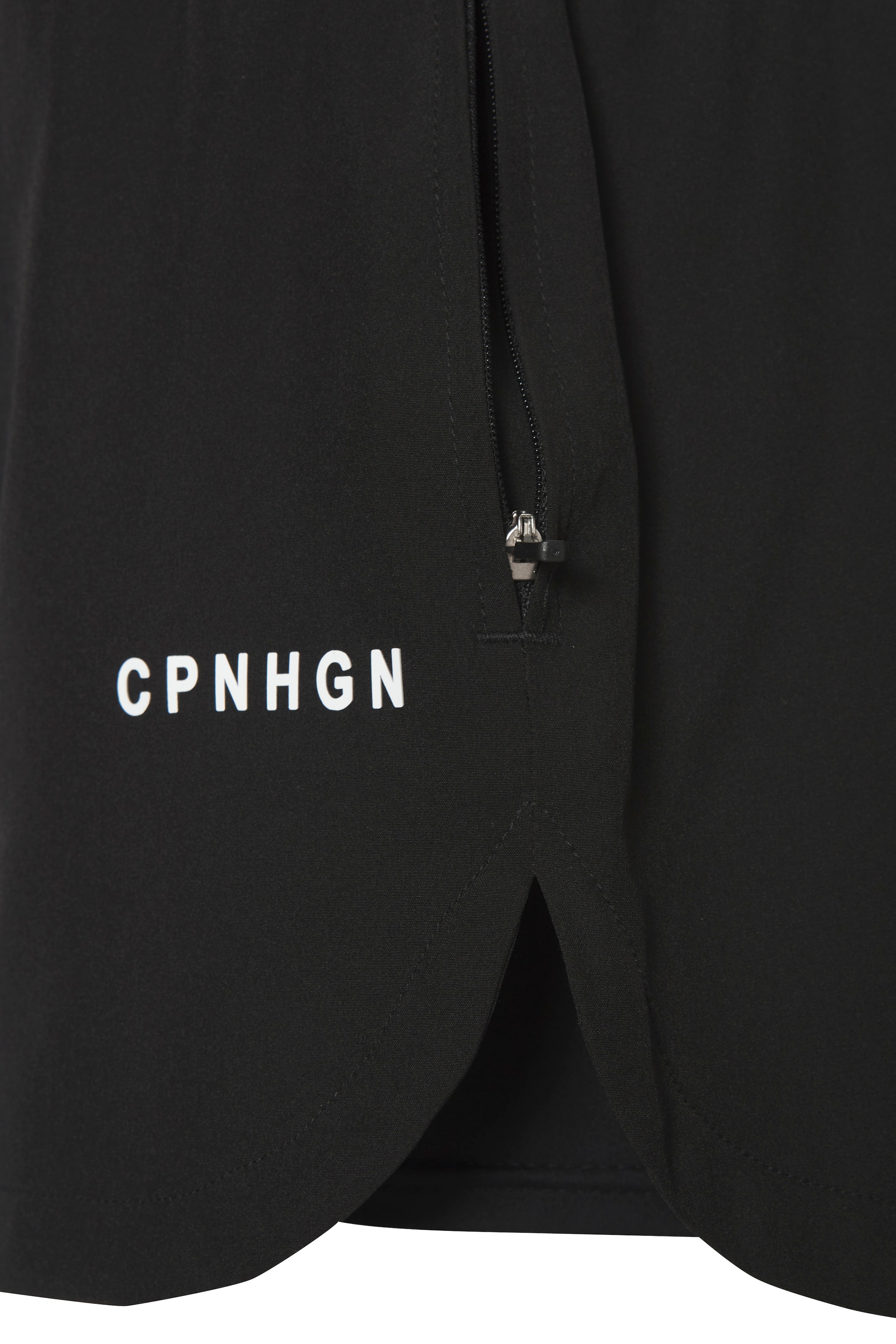 Copenhagen Studios Funktionsshorts, mit seitlichen Reissverschlusstaschen