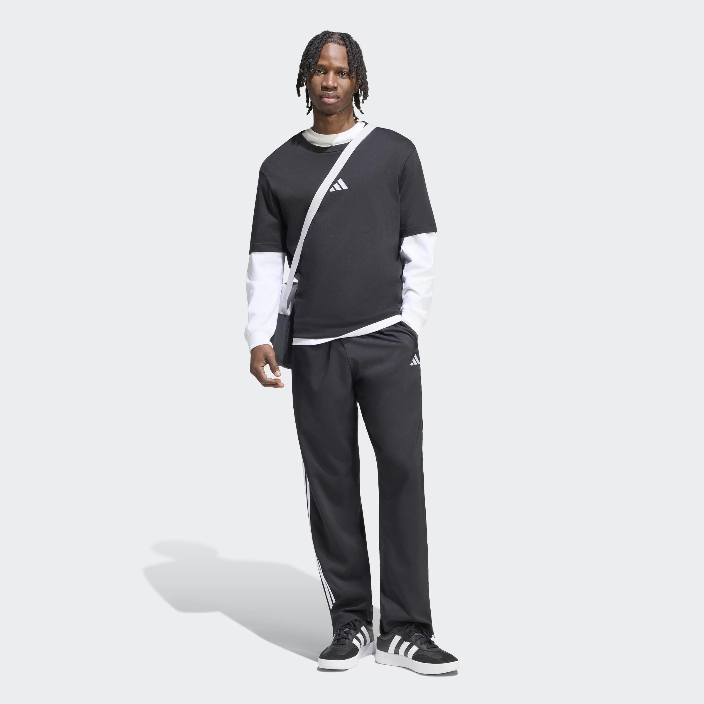 adidas Sportswear Pantalon de sport »ESSENTIALS 3-STREIFEN STANFORD LITE WOVEN TAPERED OPEN HEM«
