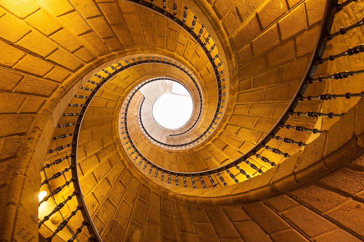 Image of Papermoon Fototapete "Dreifache Wendeltreppe"