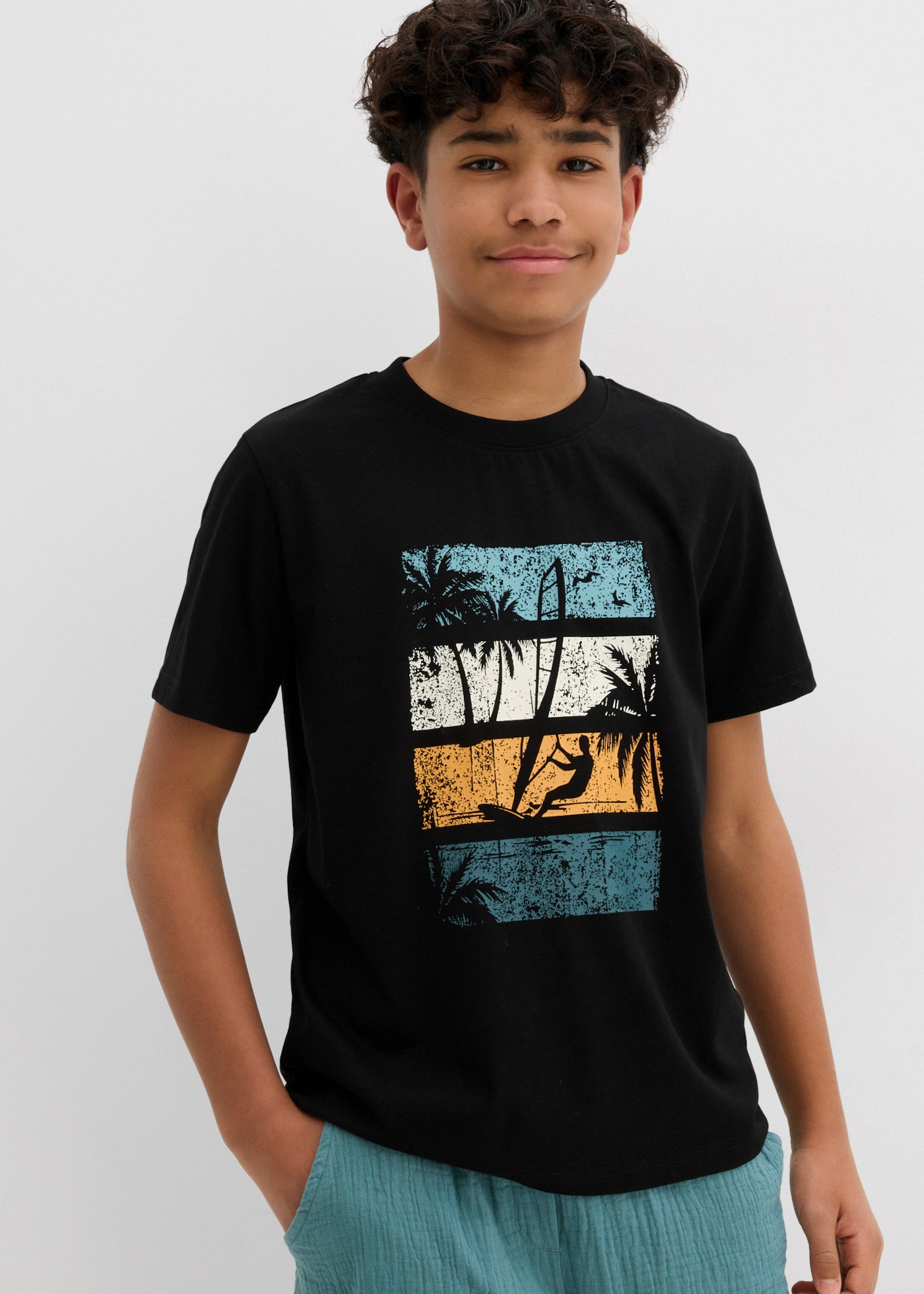 Image of bonprix T-Shirt aus reiner Baumwolle, mit modischem Print, Kurzarm-Design, Regular Fit