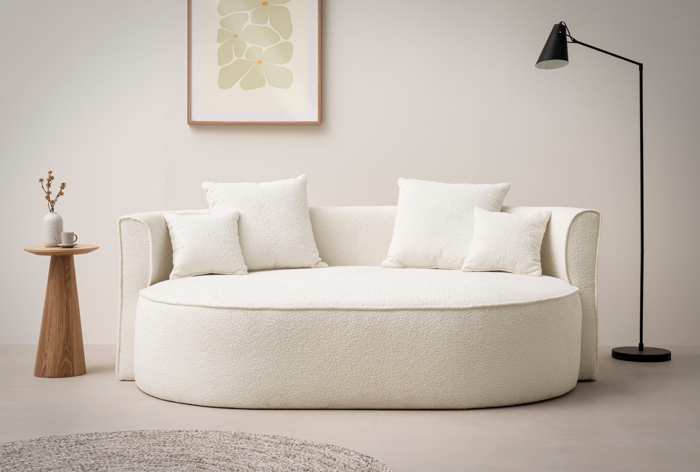LeGer Home by Lena Gercke 2,5-Sitzer »ISALIE, rundes Loungesofa, mit Kissen, perfekt gepolstert«, moderne Stoffe, mit 4 Zierkissen, extra grosse Sitzfläche