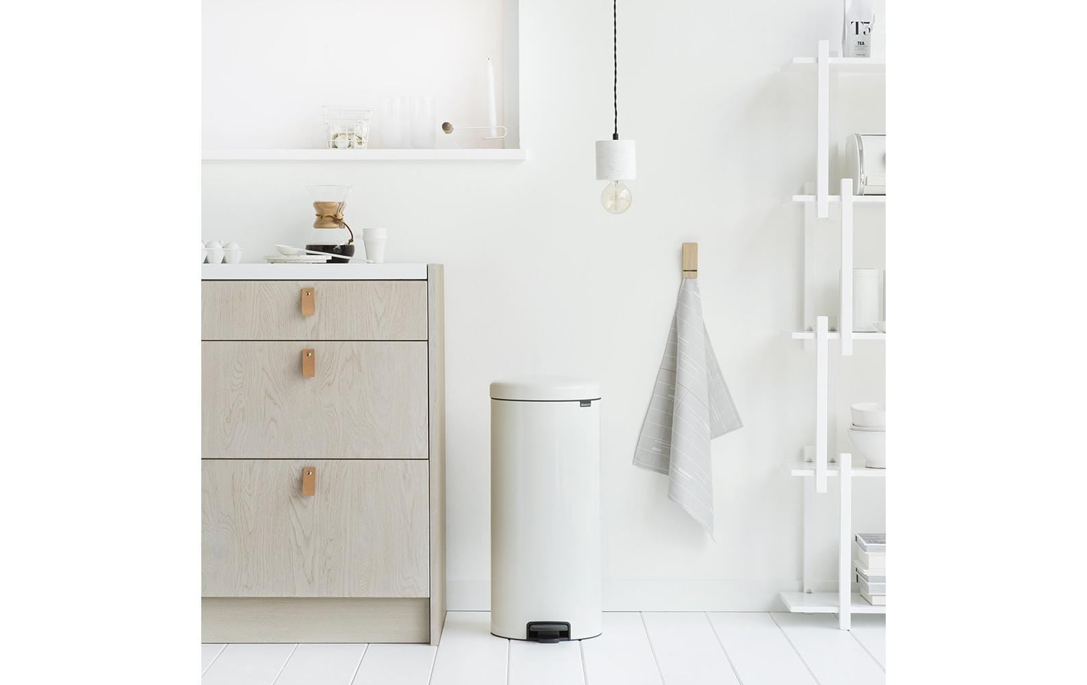 Brabantia Mülleimer »NewIcon Treteimer, 30L« 1 Behälter sanft schliessender Deckel, mit leichter Pedalbedienung