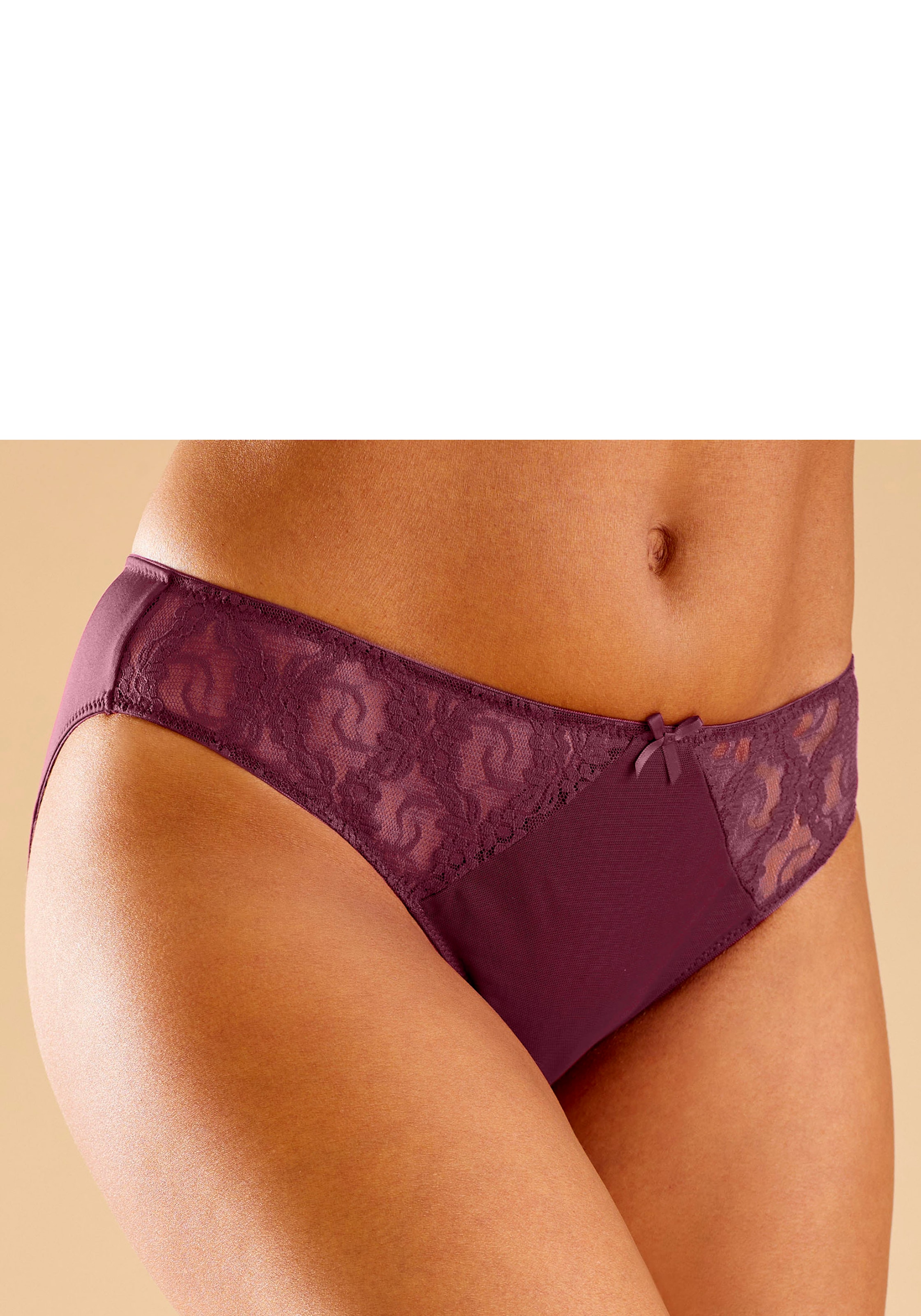 petite fleur Slip, (3 St.), mit hübschen Spitzeneinsätzen