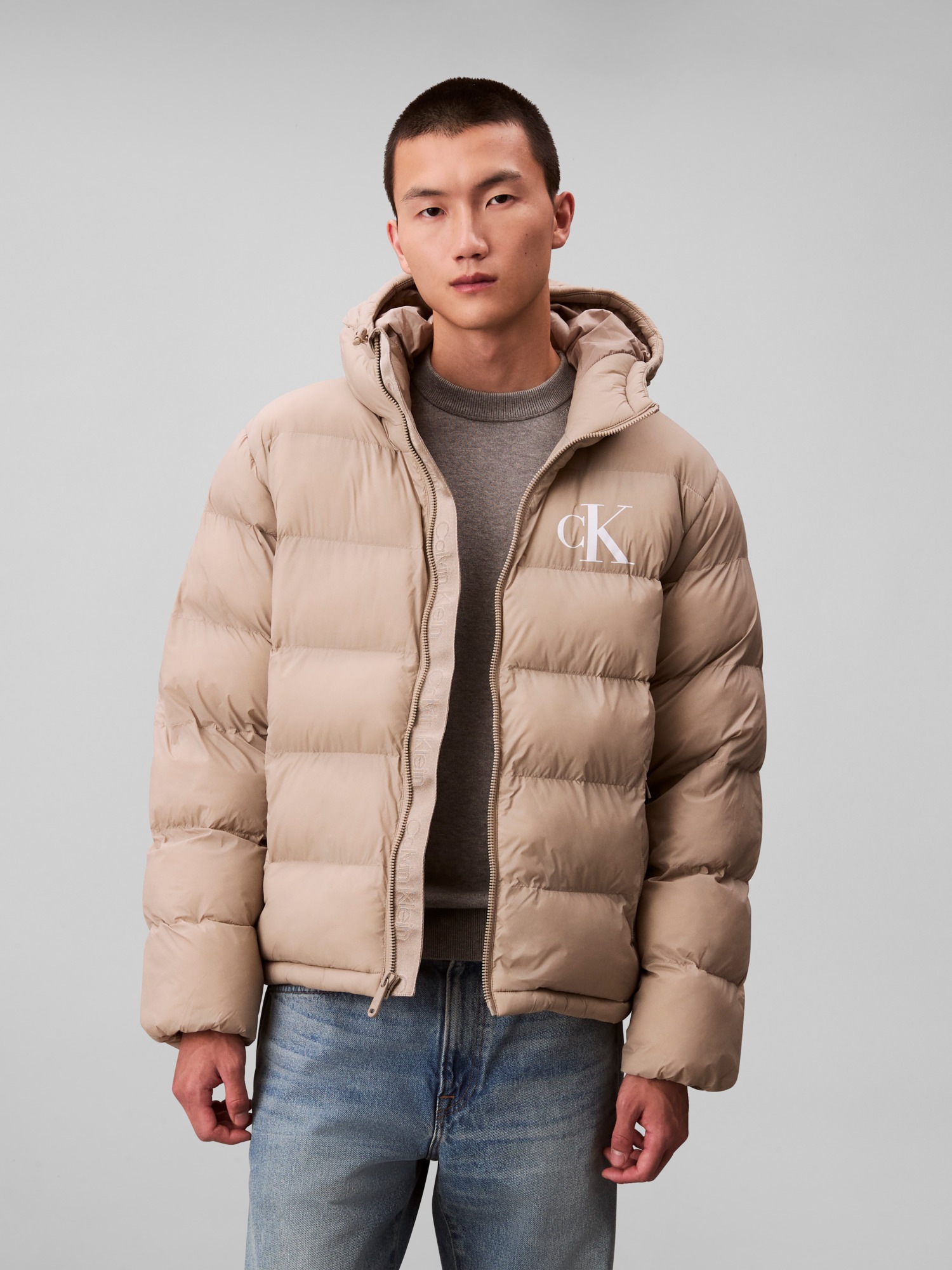 Image of Calvin Klein Jeans Steppjacke "LS NYLON MONOGRAM PUFFER JKT" ohne Kapuze Mit Rundhalsausschnitt, regular fit