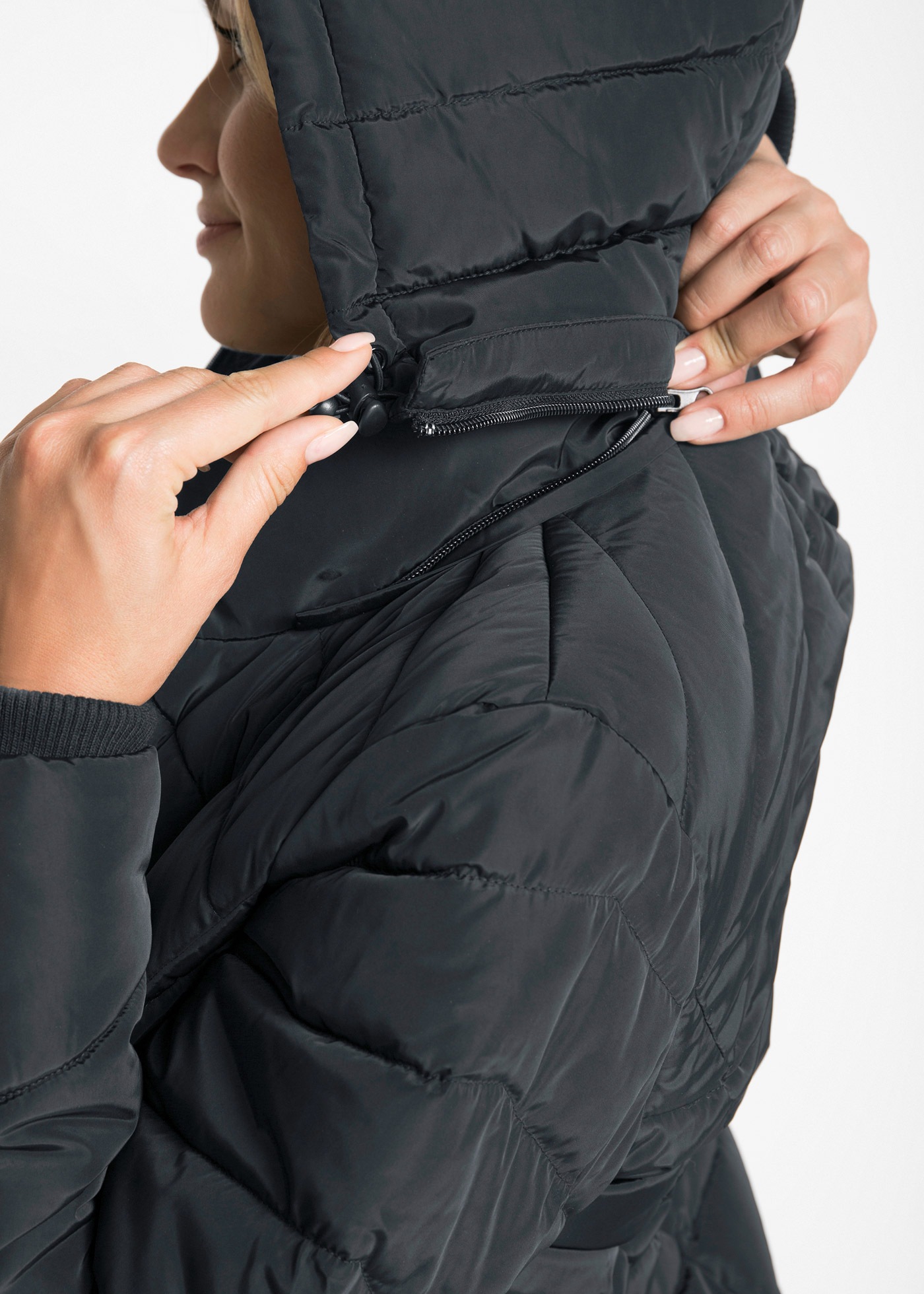 bonprix Steppjacke »Winterjacke« mit Kapuze mit wattierter Füllung, mit abnehmbarer Kapuze, pflegeleicht