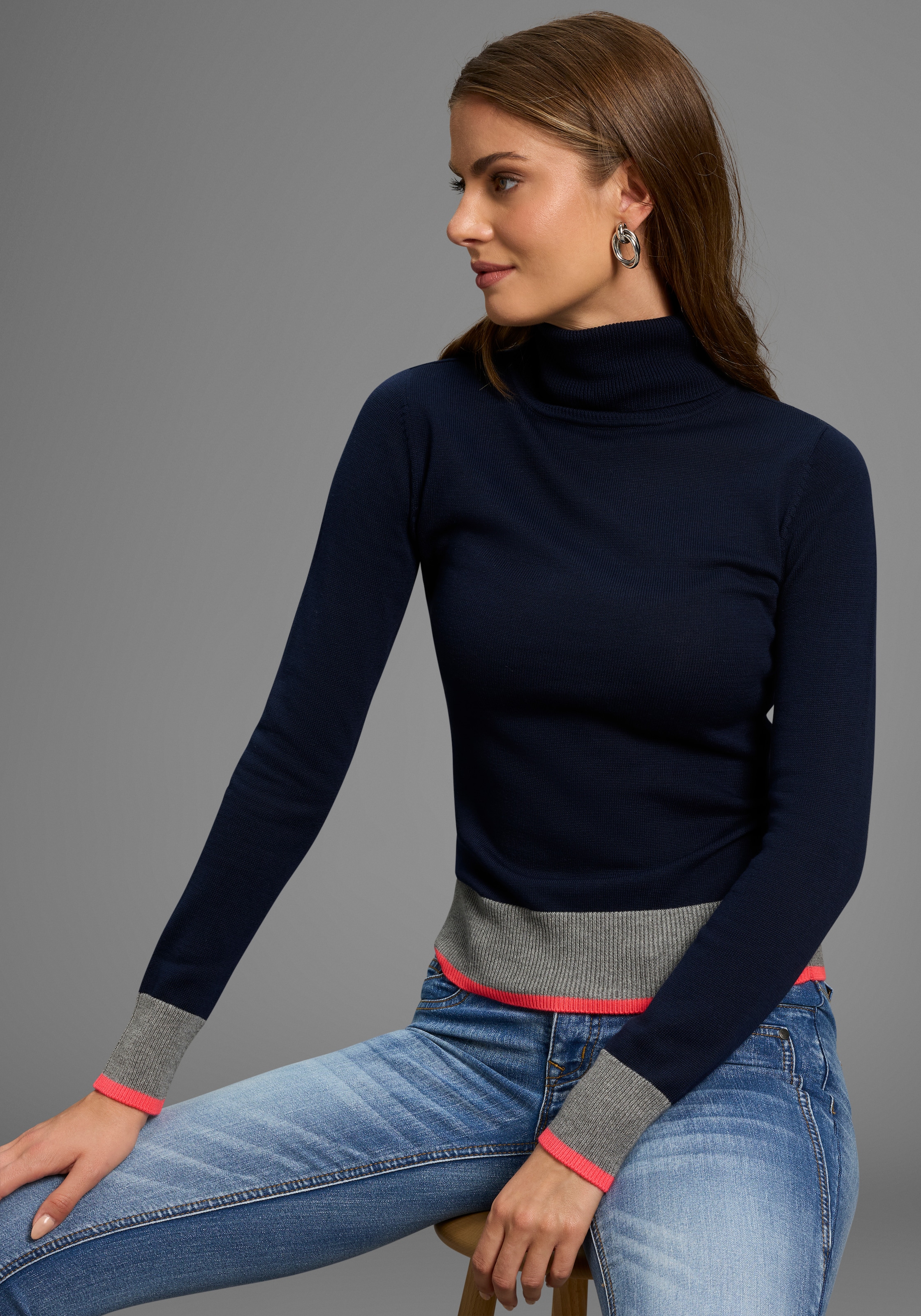 Image of AJC Rollkragenpullover in enger Form mit Farbkontrasten