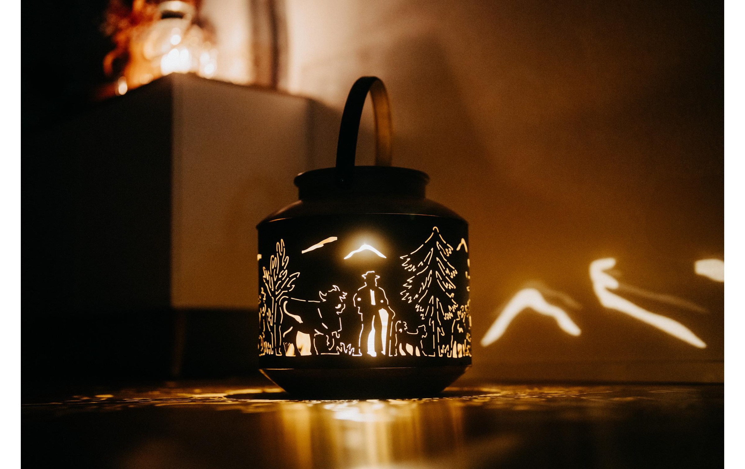 Kadastar Kerzenlaterne »Alpaufzug Familie« Laterne Scherenschnitt