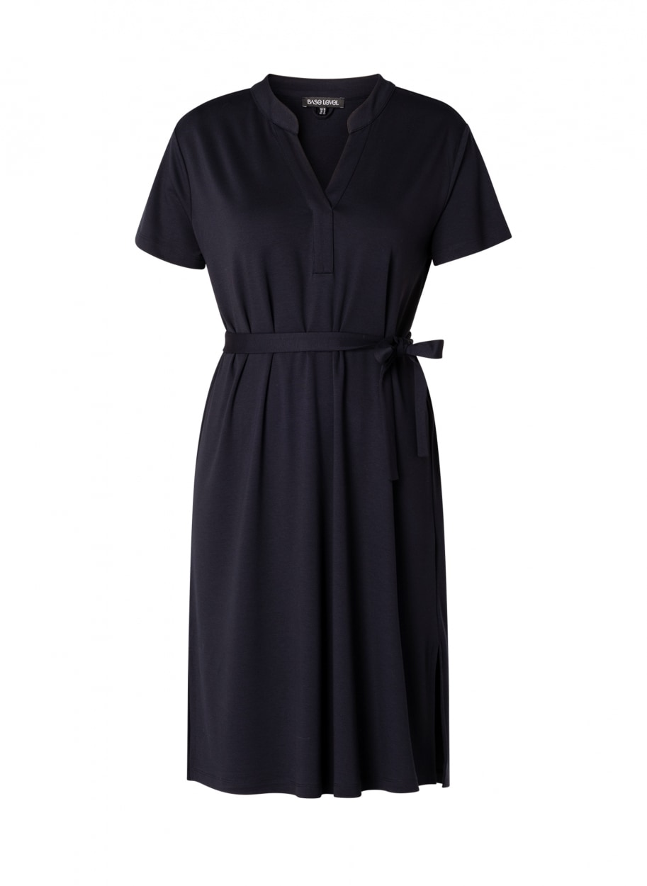 Base Level Curvy Robe d'été Sans poches mit Bindegürtel