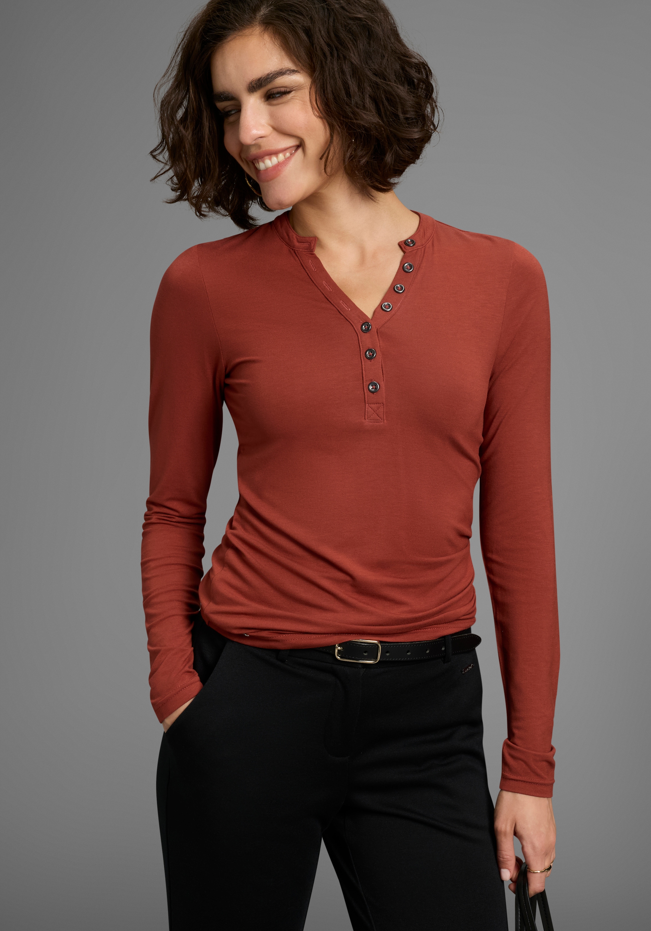 Image of Laura Scott Longsleeve mit Knopfleiste