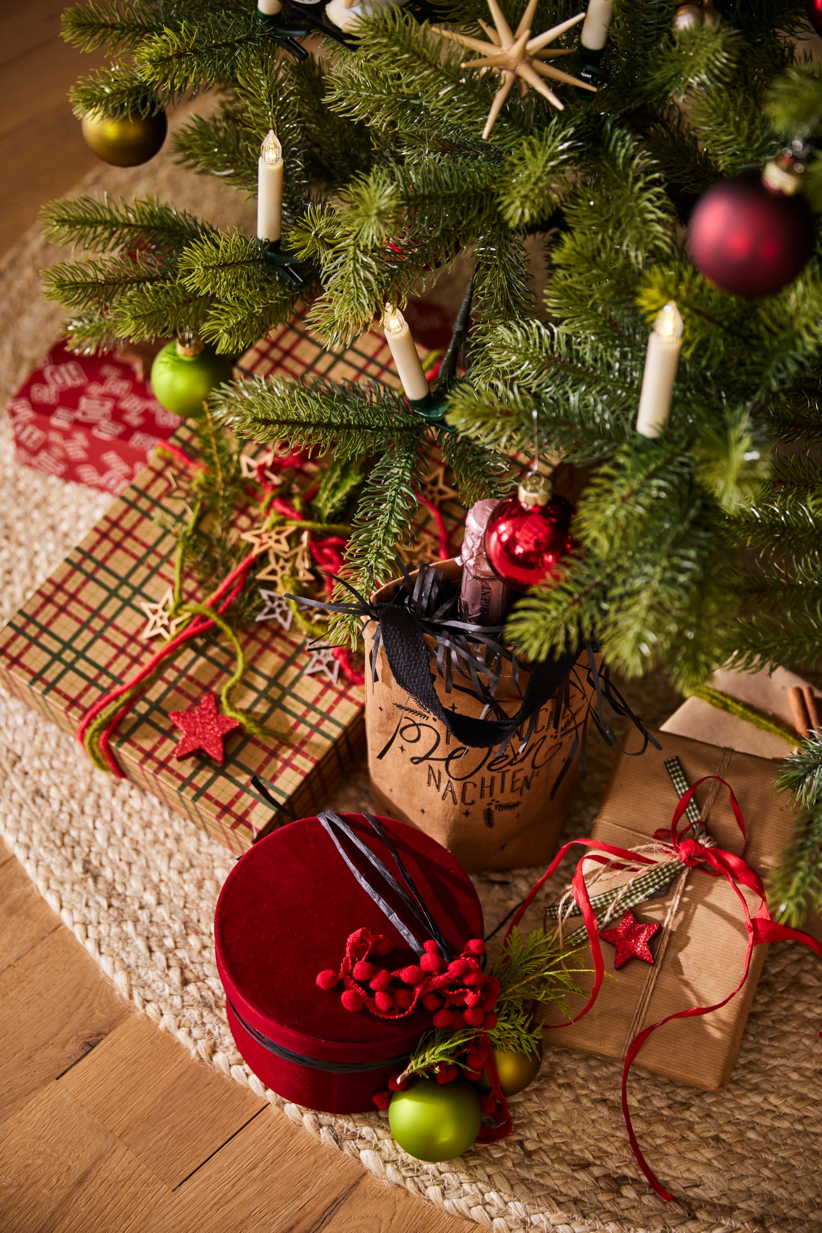 MAGIC by Inge Weihnachtsbaumkugel aus Glas, 28 Kugeln 6 cm, mit 100 Aufhängern