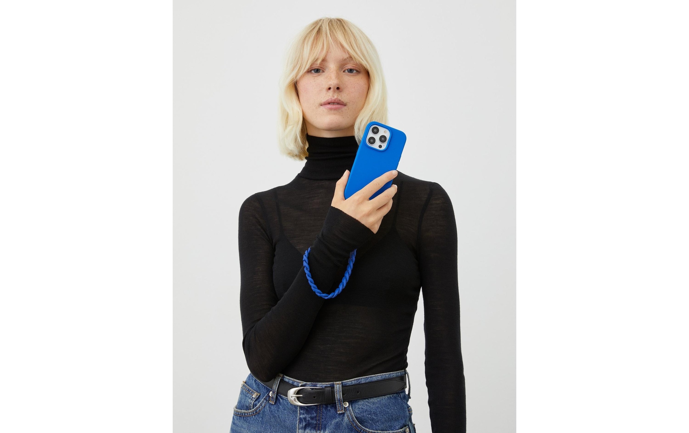 iDeal of Sweden Smartphone-Hülle »Silicone iPhone 15 Pro Cobalt Blue«