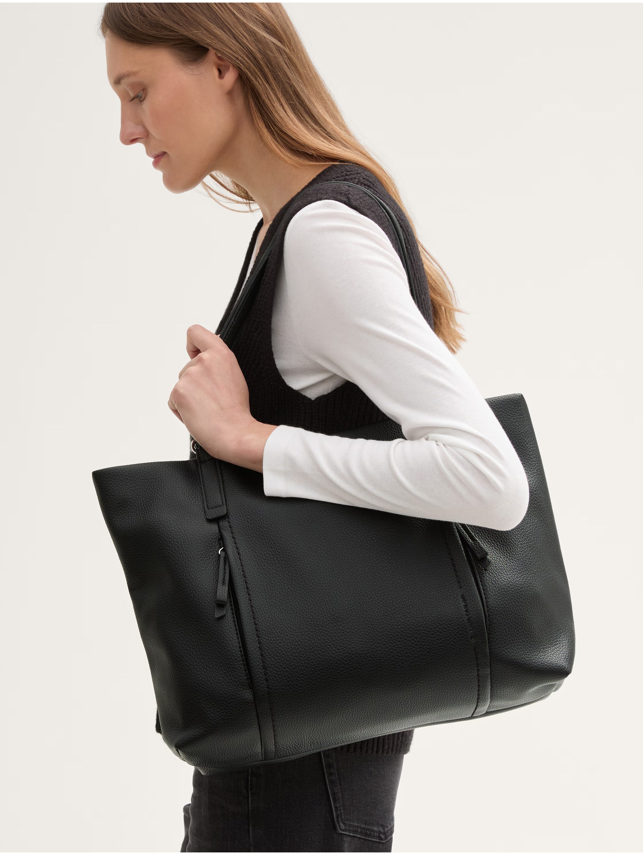 TOM TAILOR Shopper "Beca" aus hochwertigem Kunstleder mit funktionalen Details