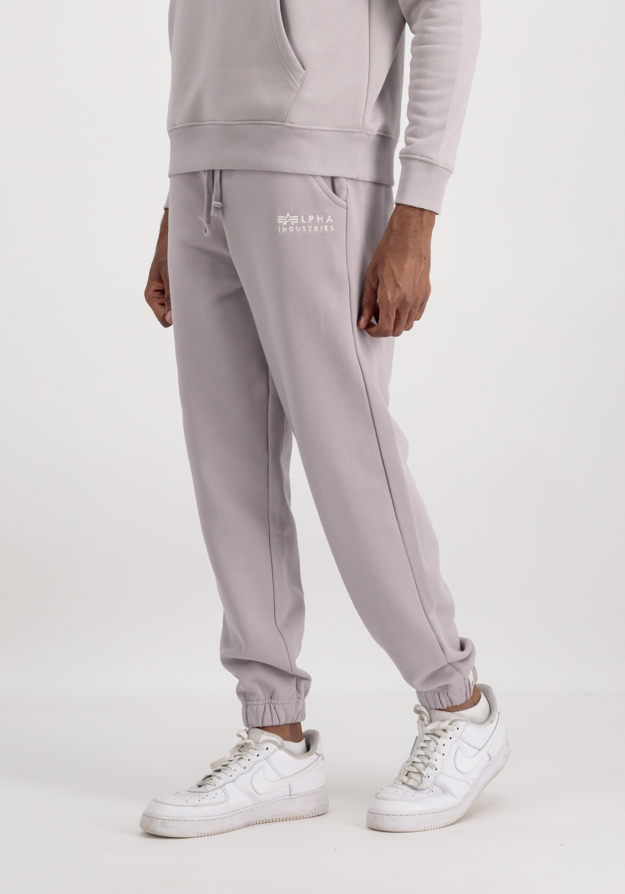 Alpha Industries Jogginghose »Alpha Industries Men - Jogger Organics EMB Regular Jogger«