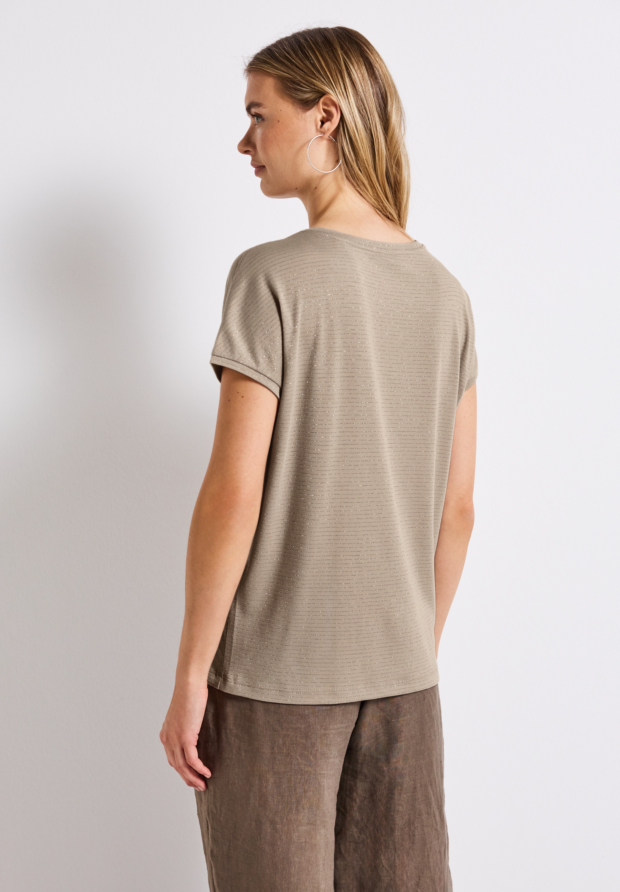 STREET ONE Rundhalsshirt, mit glitzernden Streifen