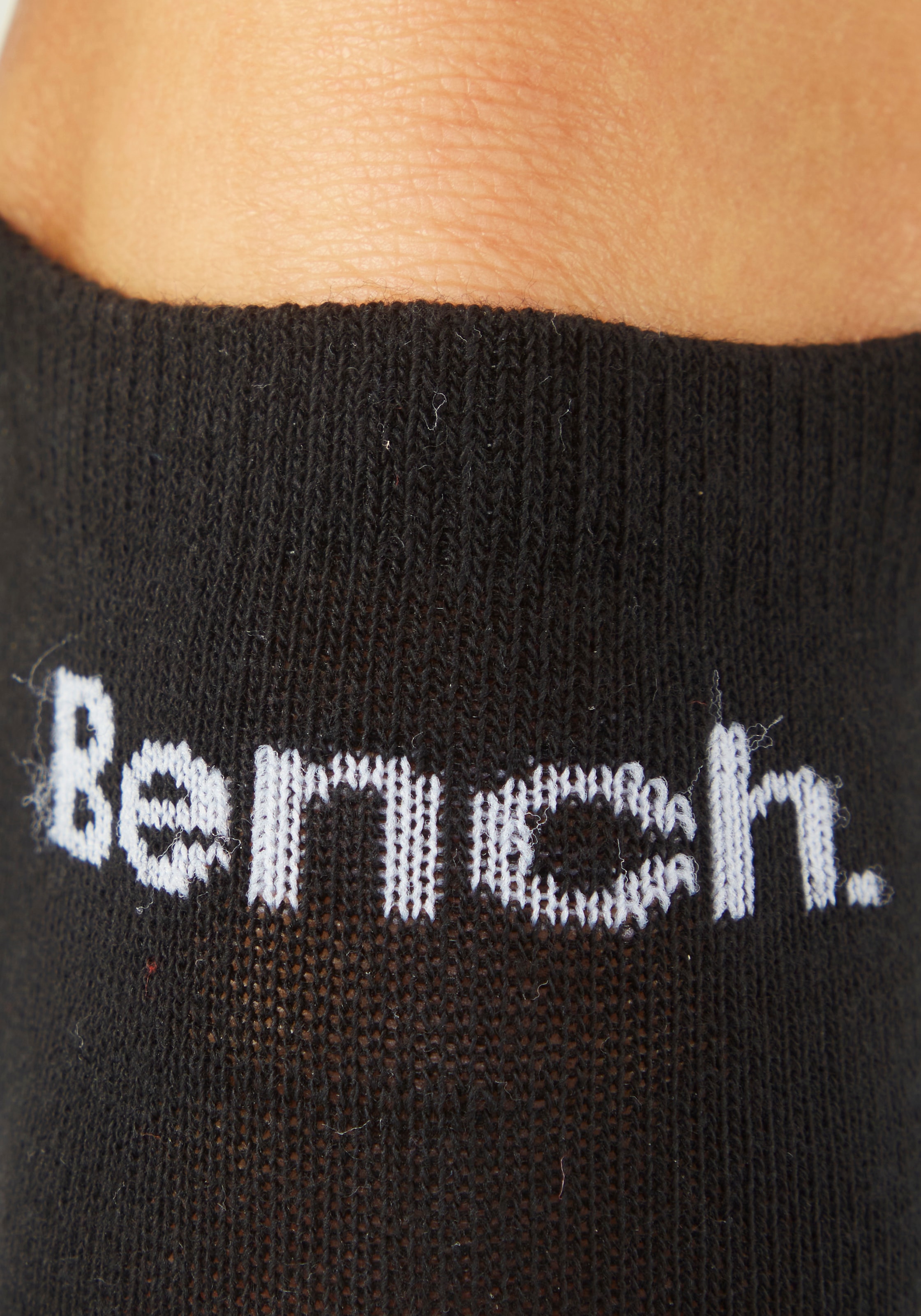 Bench. Chaussettes de baskets »für Damen und Herren in Baumwollmischung, für Sport und Freizeit« Paquet, 6 Couple tlg. avec inscription logo classique, sans éponge