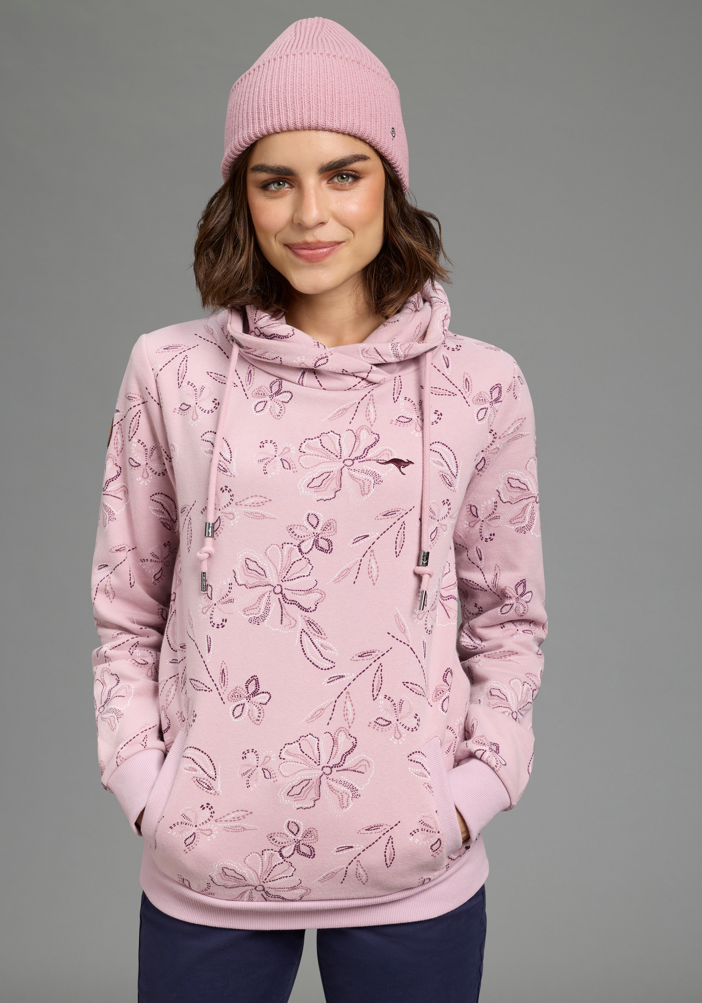 KangaROOS Sweat-shirt , avec col montant haut, longueur couvrant les hanches, coupe ajustée
