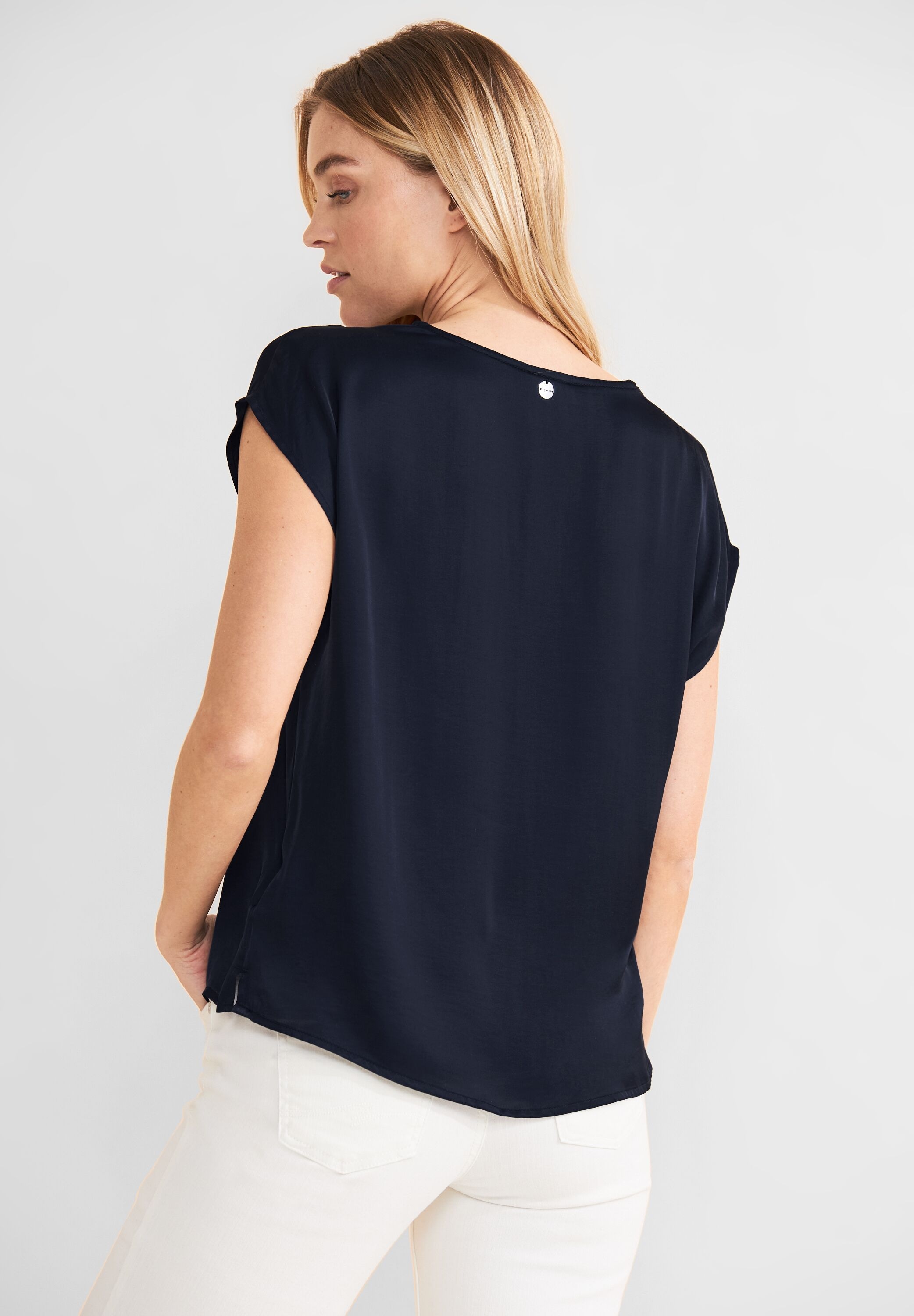 STREET ONE Satinbluse »Solid V-Neck Top with Drop«, mit V-Ausschnitt