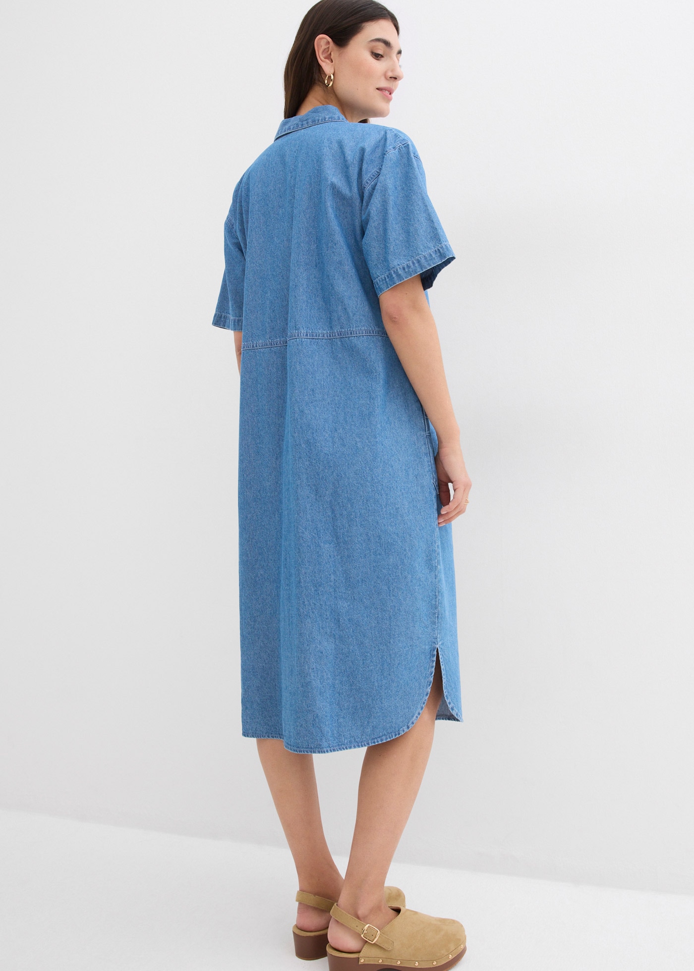 bonprix Robe en jean »Jeanskleid, Oversized« 2 cuis tlg. mit Brusttasche und dekorativer Knopfleiste