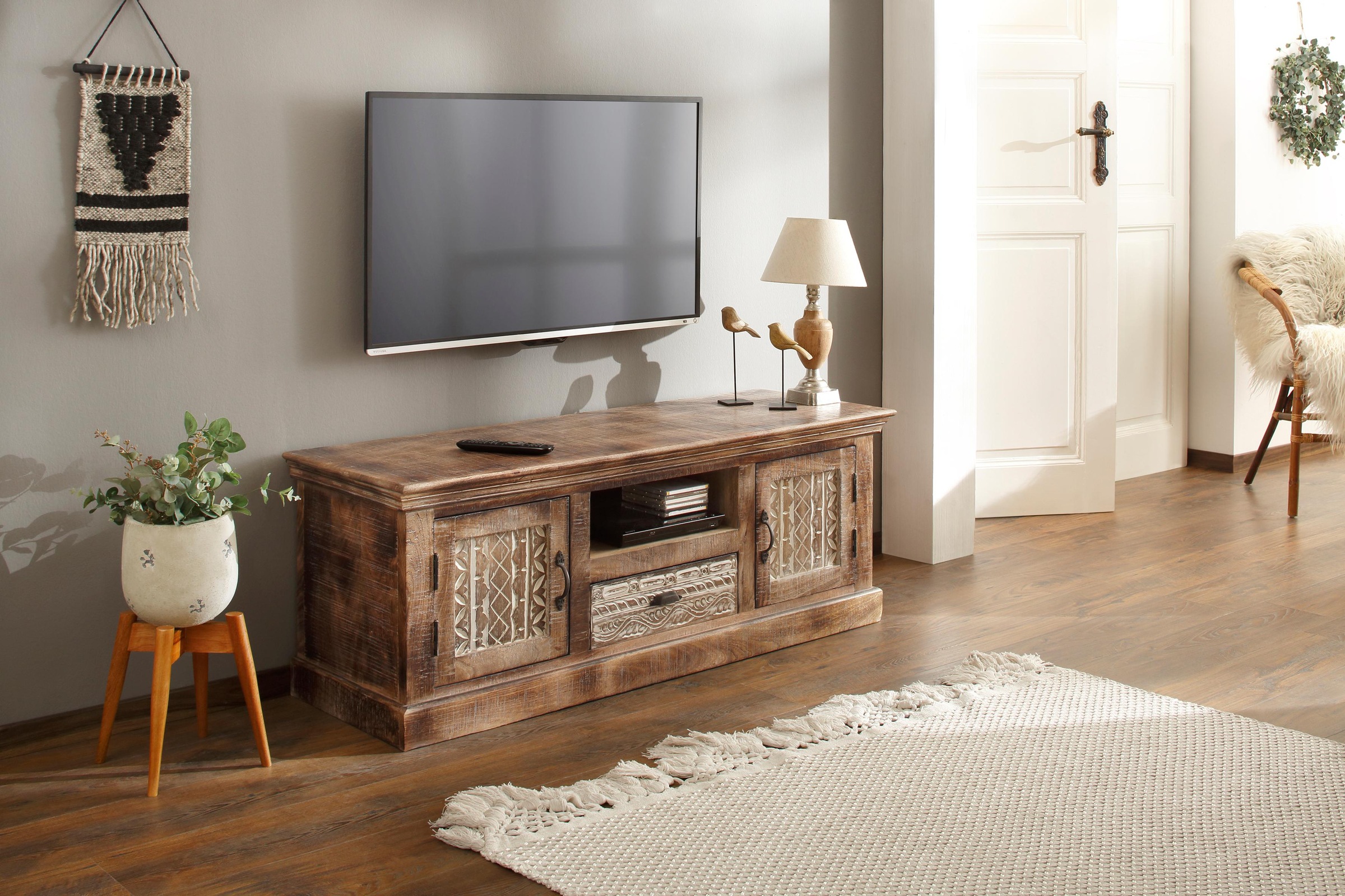 Image of GOODproduct Lowboard "Maneesh" Kommode aus massivem Mangoholz und Stauraummöglichkeiten, Breite 135cm