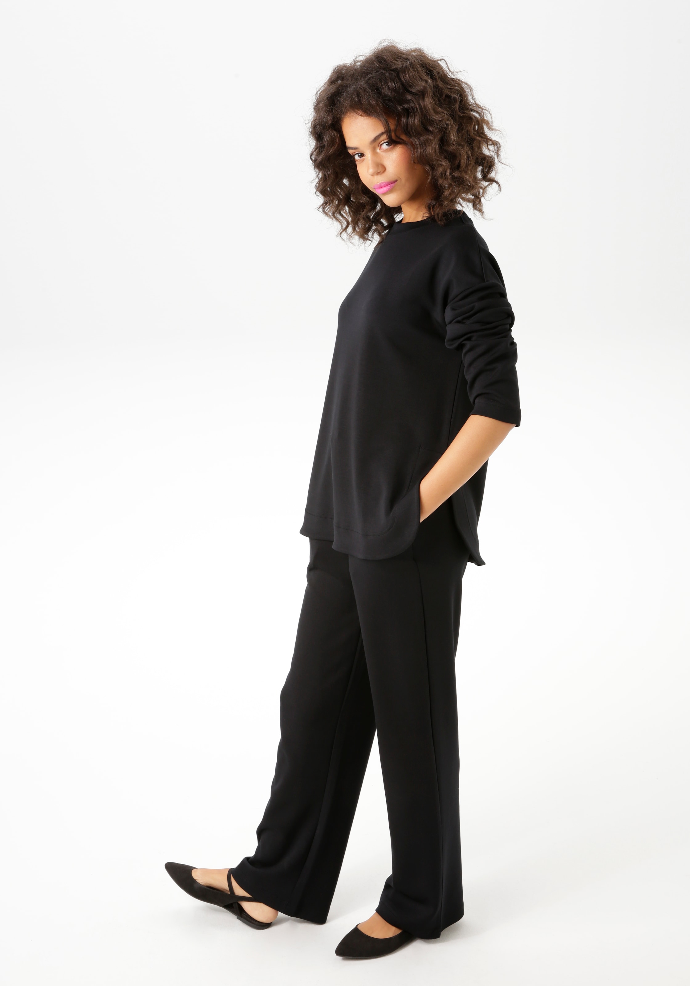 Aniston CASUAL Sweatshirt, in trendiger Farbpalette
