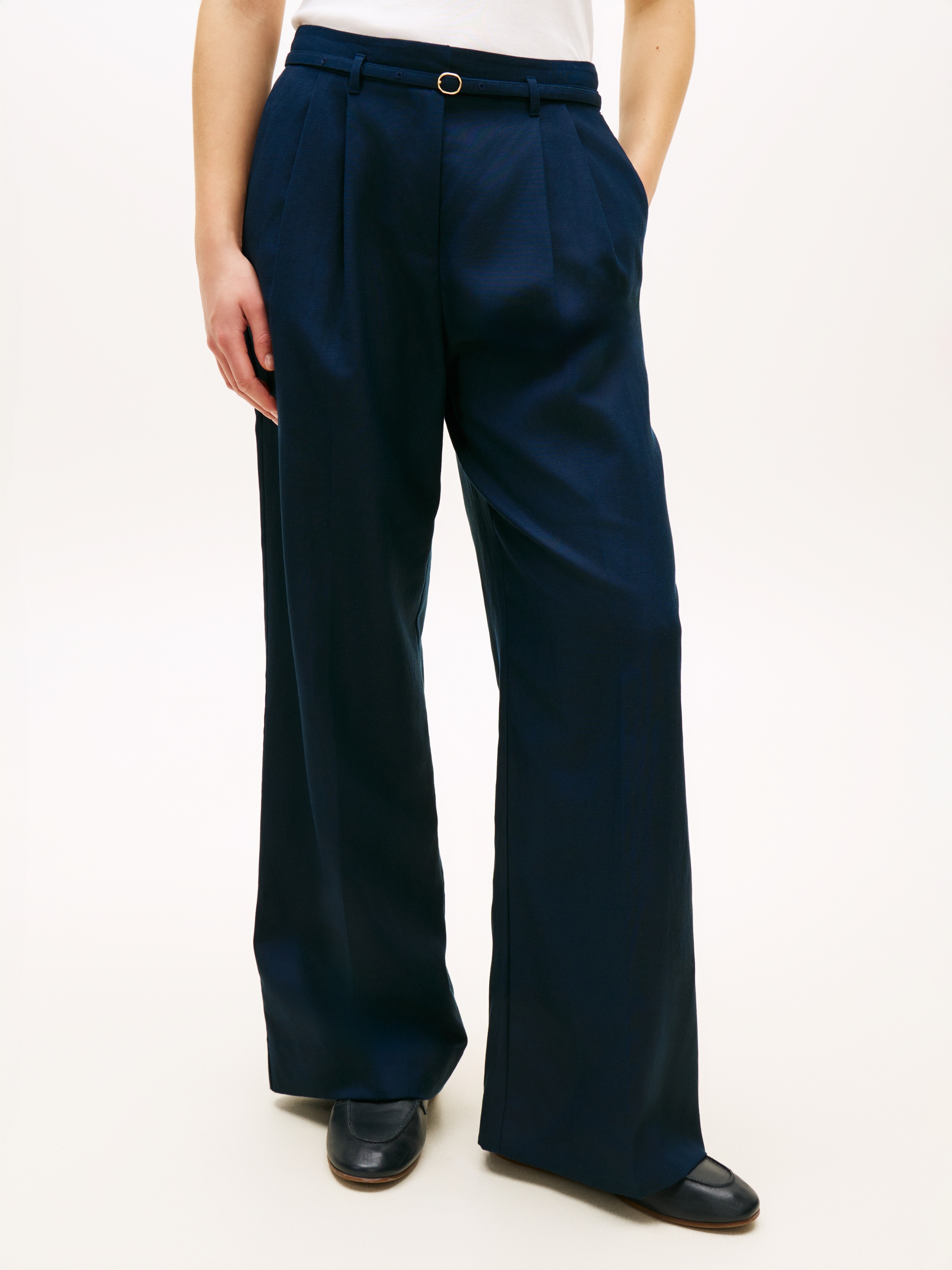 Image of Tommy Hilfiger Bundfaltenhose "LINEN BLEND WIDE LEG PANT" mit Bügelfalten & passendem Gürtel