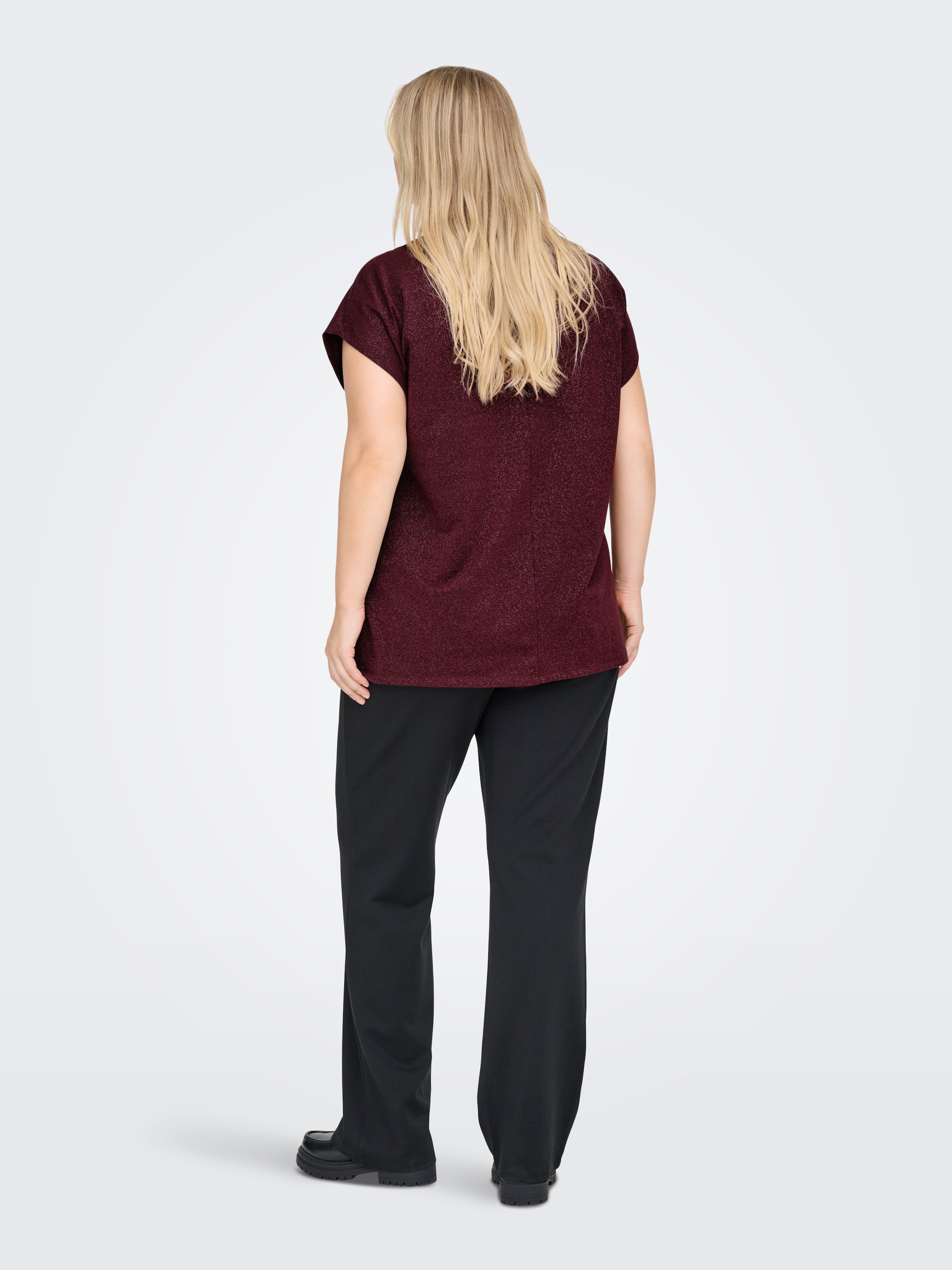 ONLY CARMAKOMA Kurzarmshirt »CARMOSTER GLITTER S/S TOP JRS NOOS« leicht glitzernde Optik