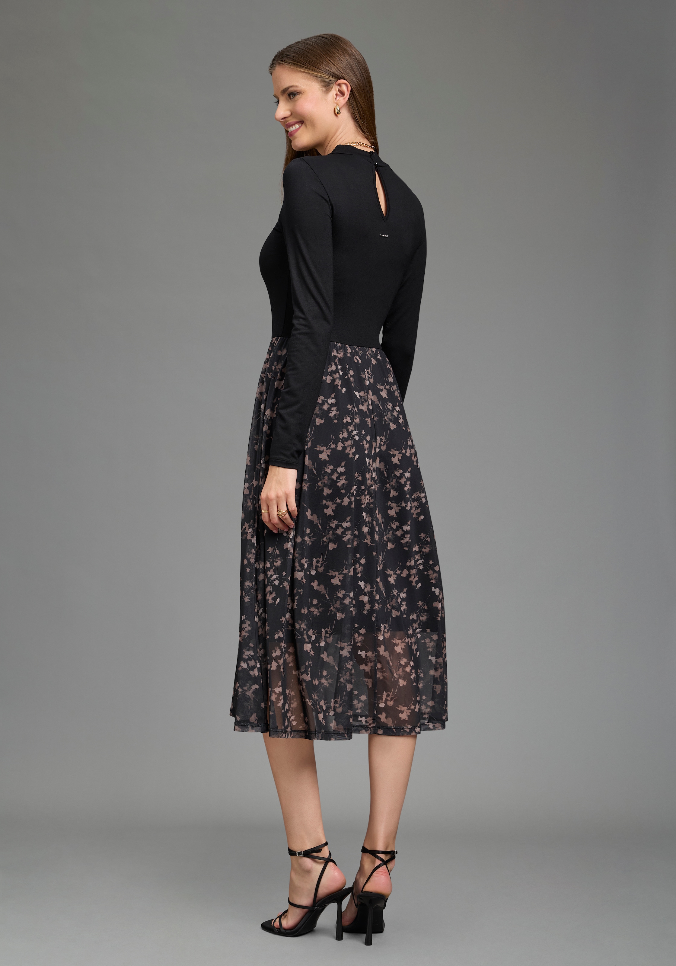 Laura Scott Robe en maille Sans poche | Sans poches en mélange viscose élastique, coupe ajustée, manches longues