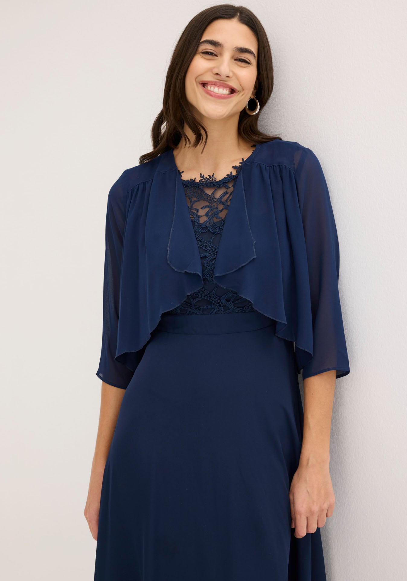 Image of bonprix Boleroblazer für festliche Anlässe und Hochzeiten, 3/4-Ärmel, Wasserfallkragen