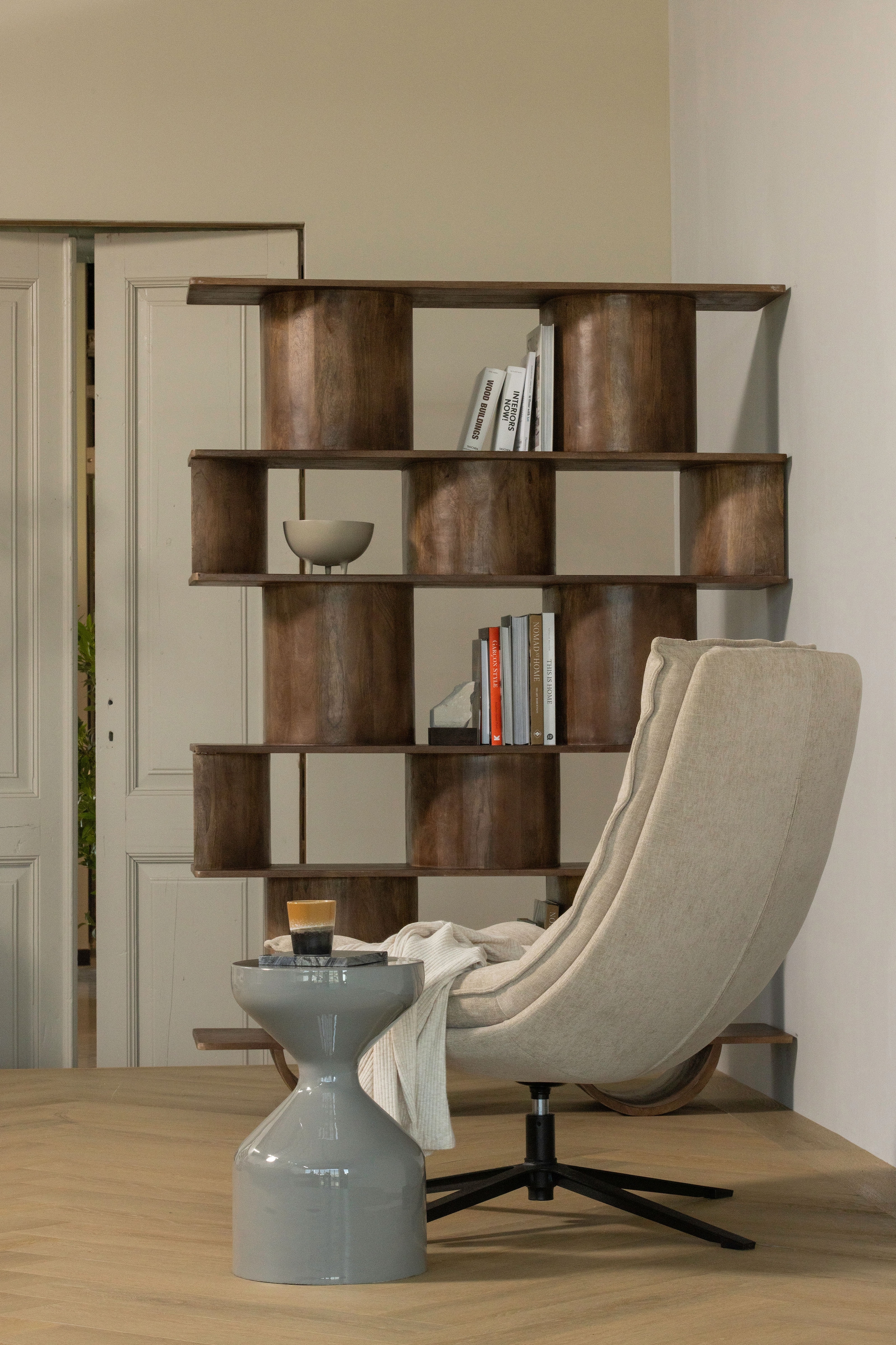 WOOOD Drehsessel »Kube mit Drehmechanismus inkl. Hocker B 74 x T 89 x H 100 cm« Hohe Verschleissfestigkeit, Newt-Chenillebezug, Tragkraft 120 kg
