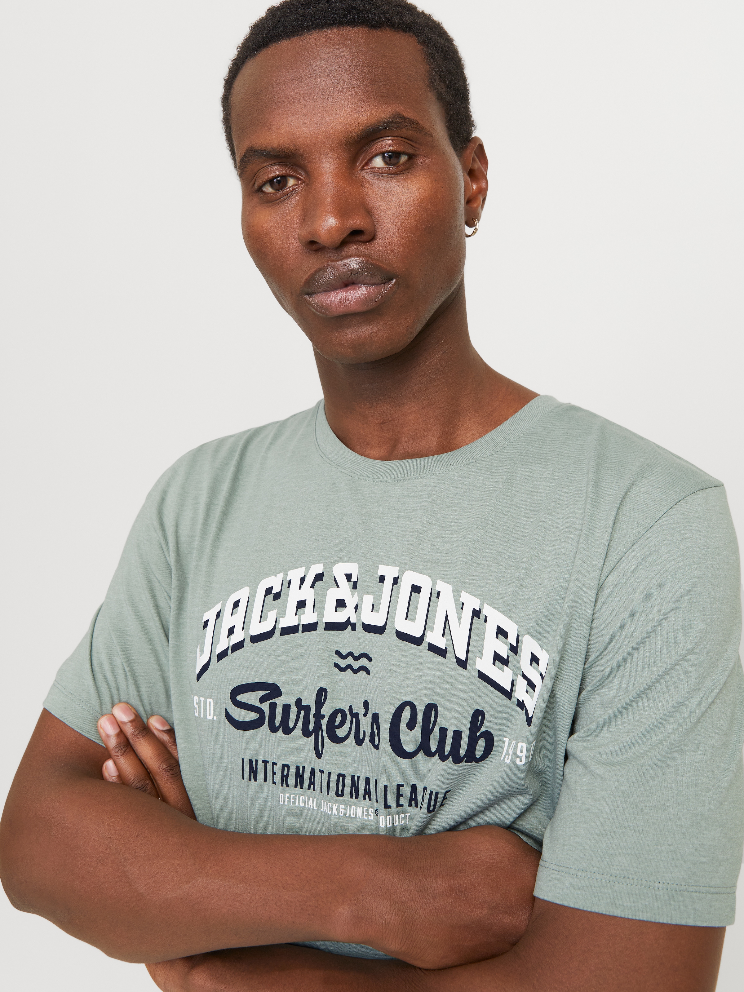 Jack & Jones Rundhalsshirt »JJELOGO TEE SS O-NECK 2 COL SS25 SN«, mit Logo Print